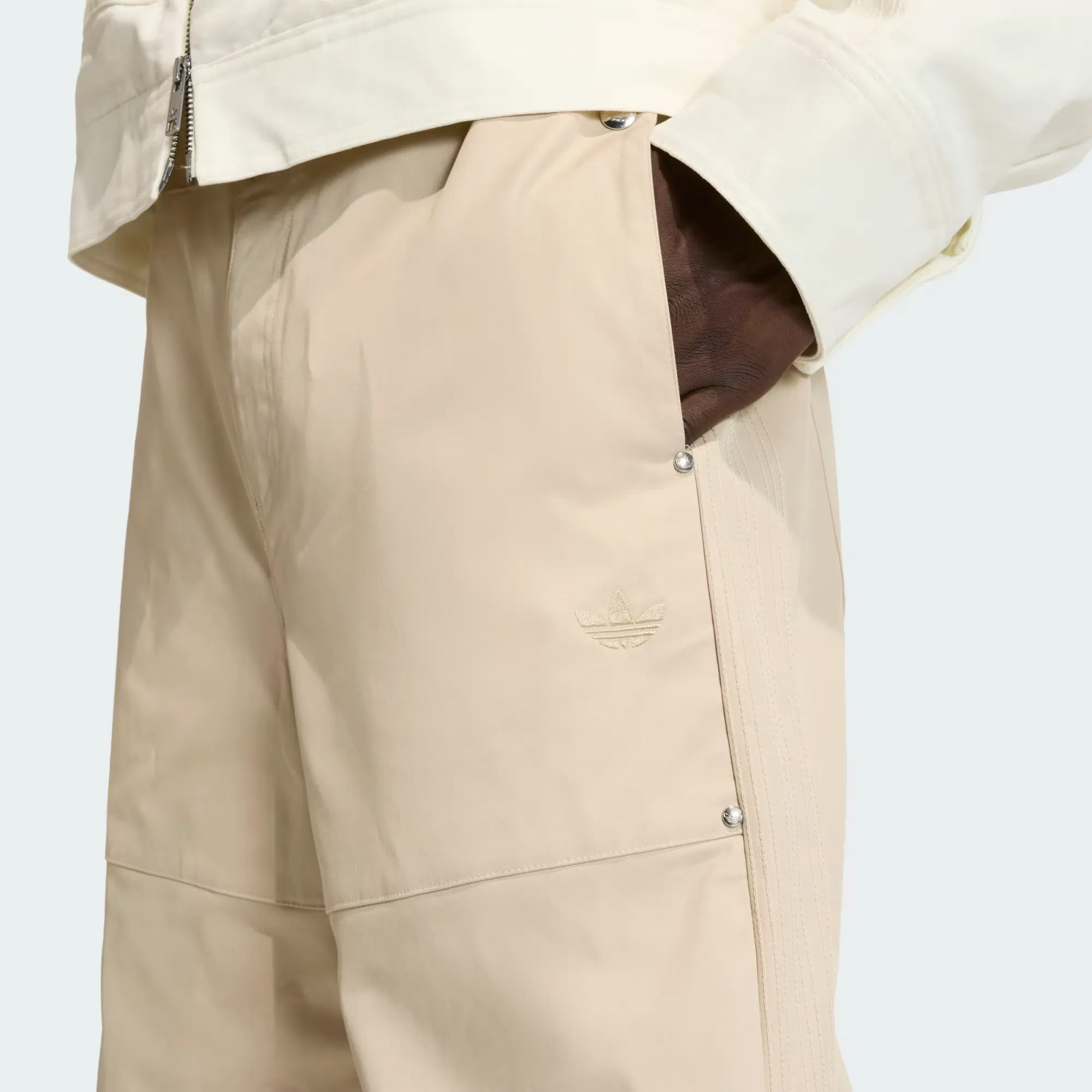 000000_adidas-Premium-Essentials-Wide-Leg-Pants_Stone-Khaki_KD6572_img4