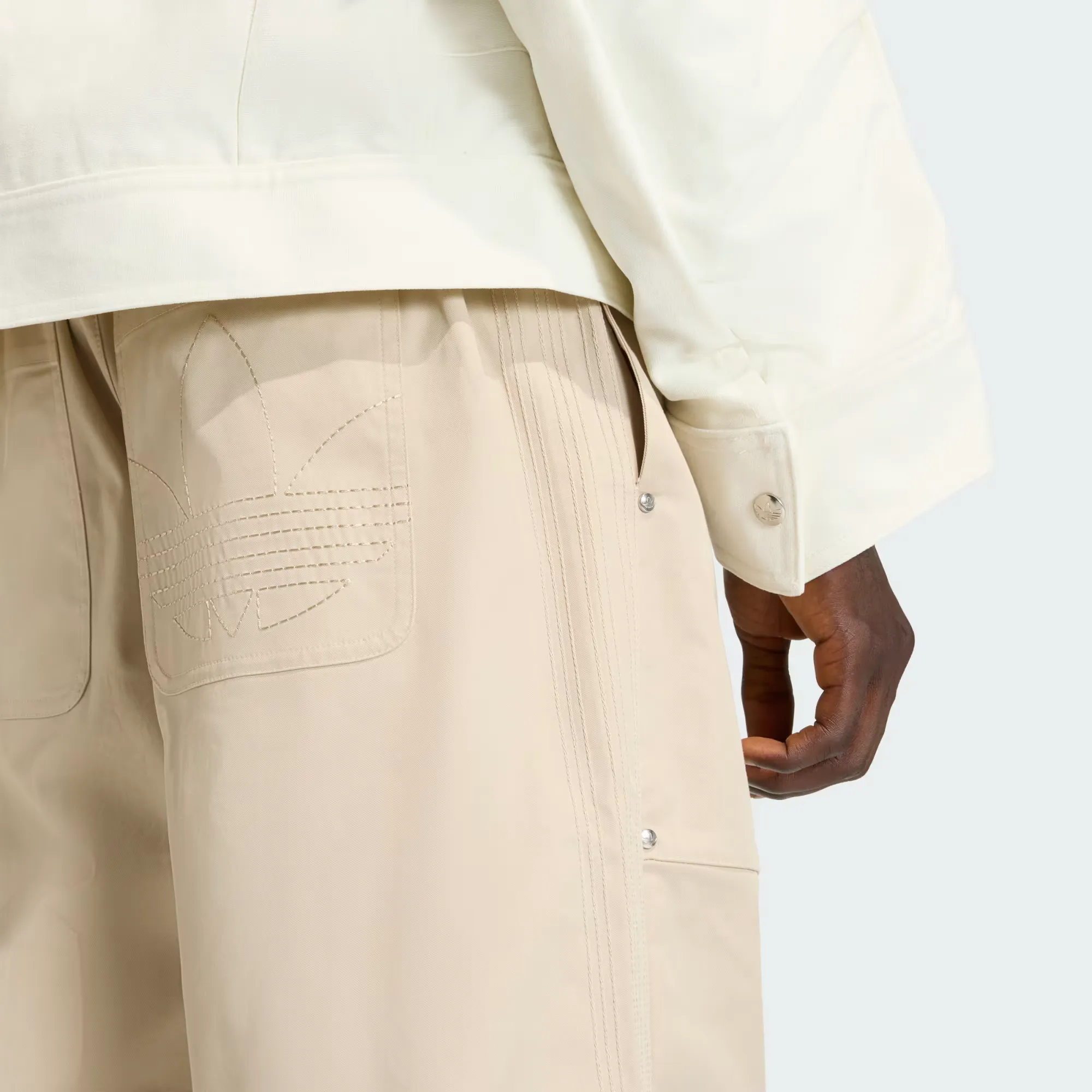 000000_adidas-Premium-Essentials-Wide-Leg-Pants_Stone-Khaki_KD6572_img5
