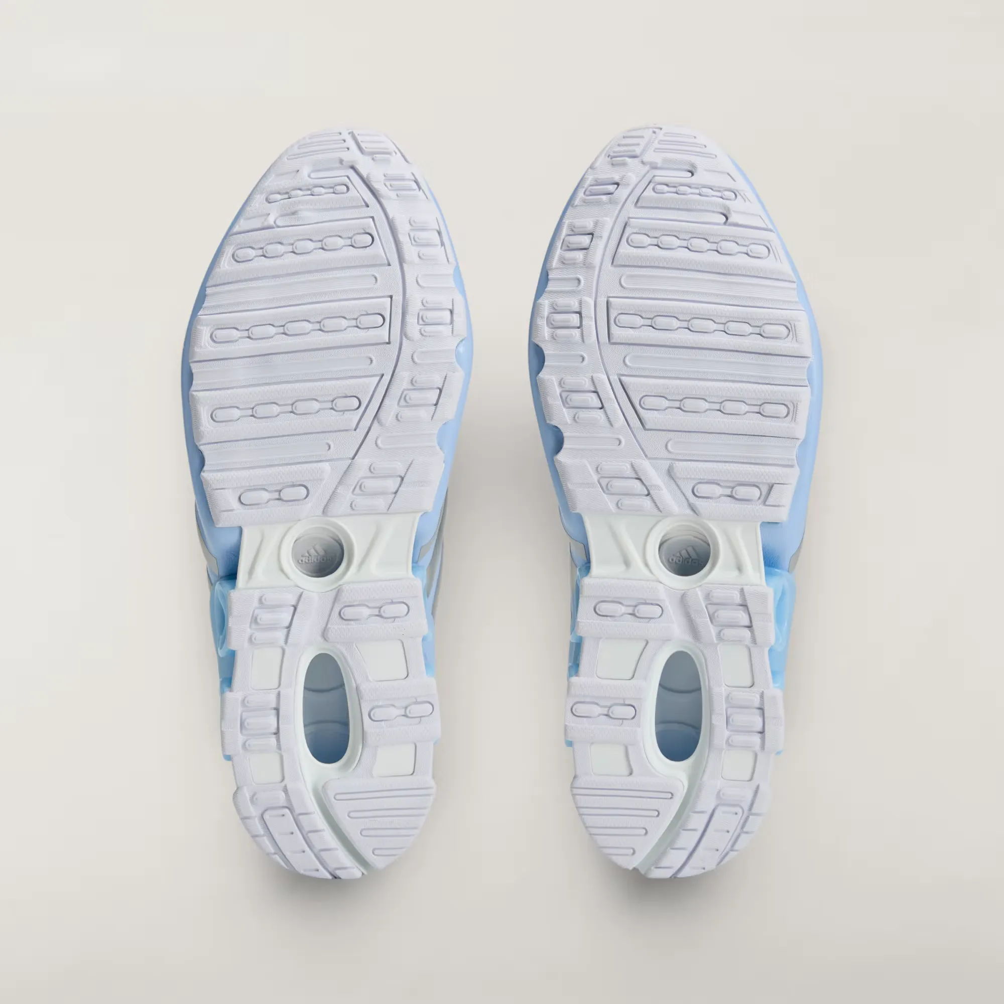 000000_Miaou-x-adidas-Megaride-S2_Glow-Blue-Silver_KI0064_img2