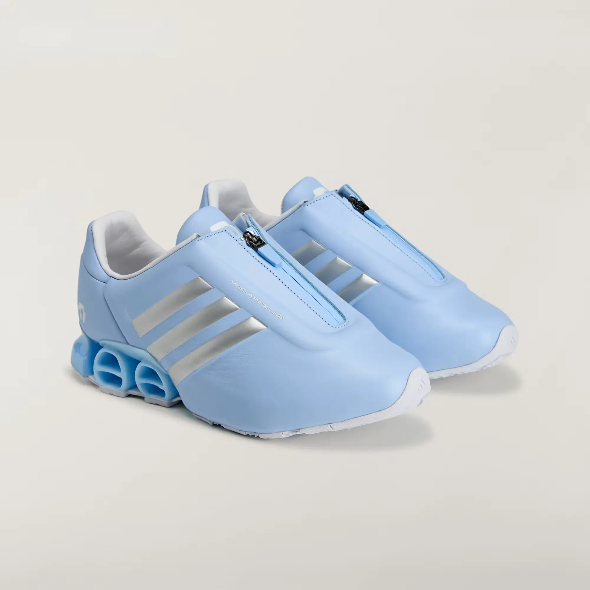 000000_Miaou-x-adidas-Megaride-S2_Glow-Blue-Silver_KI0064_img3