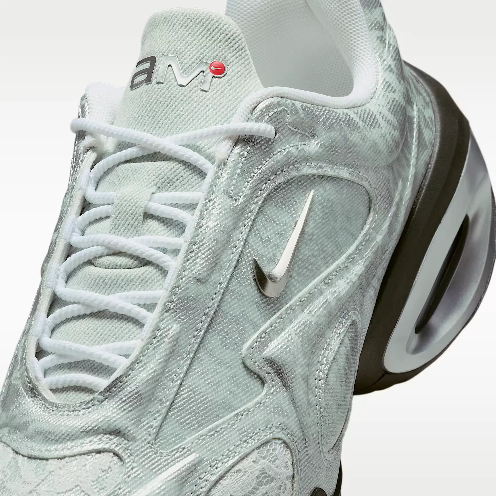 000000_Nike-Air-Max-Muse-WMNS_White-Metallic-Silver_IR8303-100_img6