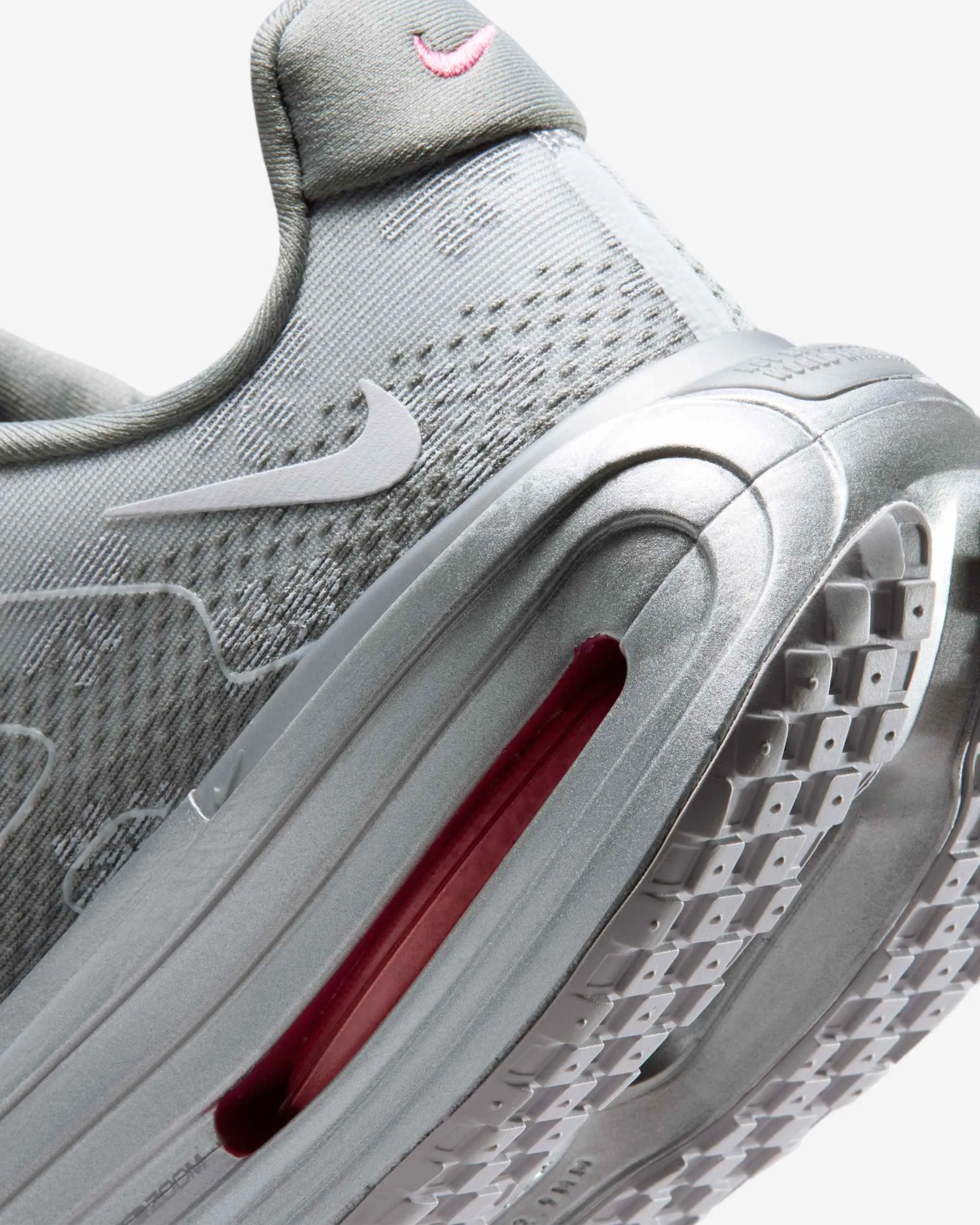 000000_Nike-Vomero-Premium-WMNS_Fleur-De-Lis_IQ0028-001_img7