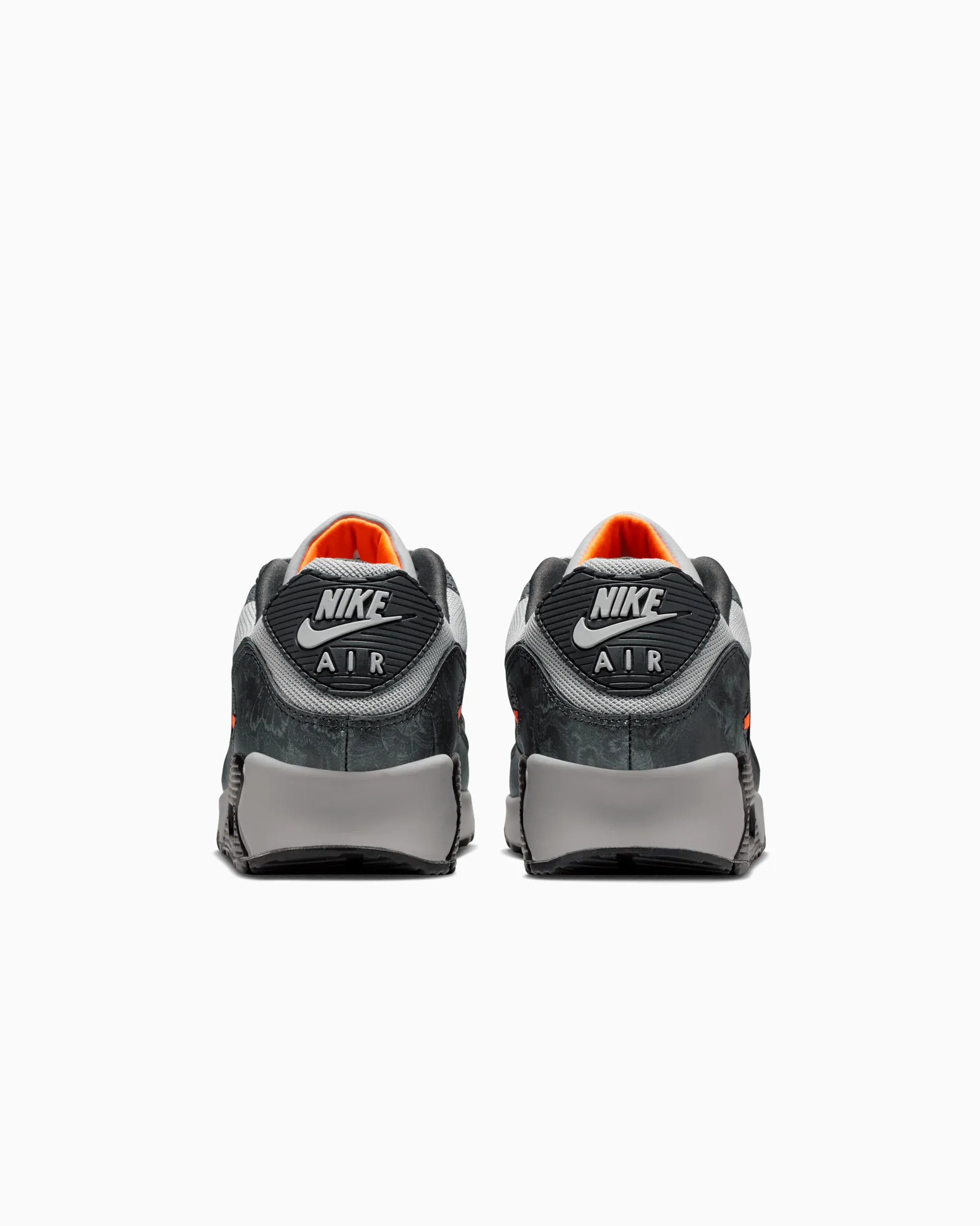 Nike-Air-Max-90-PRM_Hyper-Crimson-Black_IQ0172-900_img5