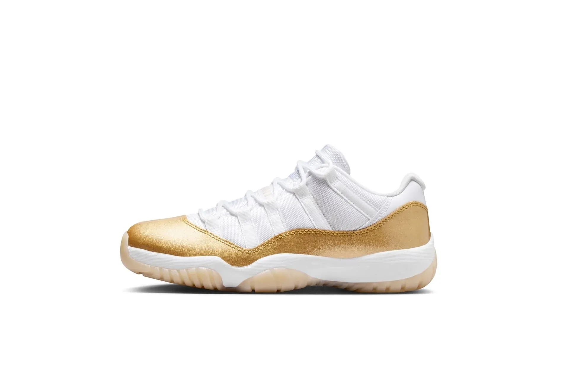 000000_Air-Jordan-11-Retro-Low-WMNS_Metallic-Gold-White_AH7860-102_img0