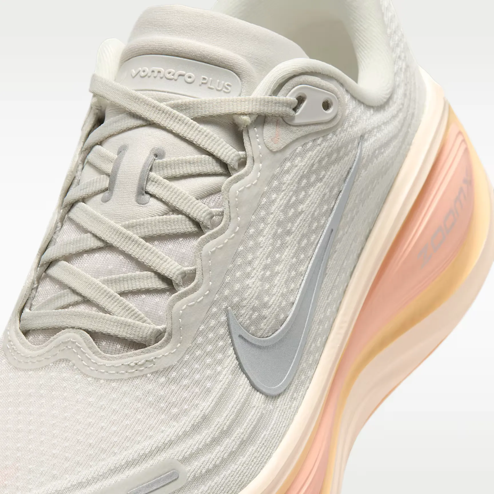 000000_Nike-Vomero-Plus-WMNS_Light-Bone-Arctic-Orange_HV8154-012_img6