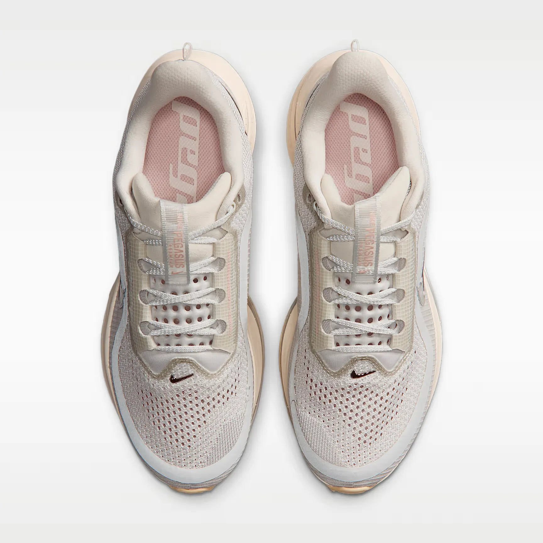 000000_Nike-Pegasus-Premium-WMNS_Light-Bone-Chalk-Arctic-Orange_HQ2593-012_img3