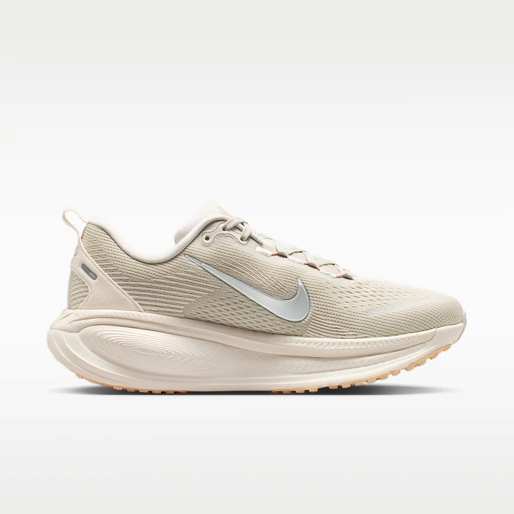 000000_Nike-Vomero-18-WMNS_Light-Bone-Arctic-Orange_HM6804-012_img2