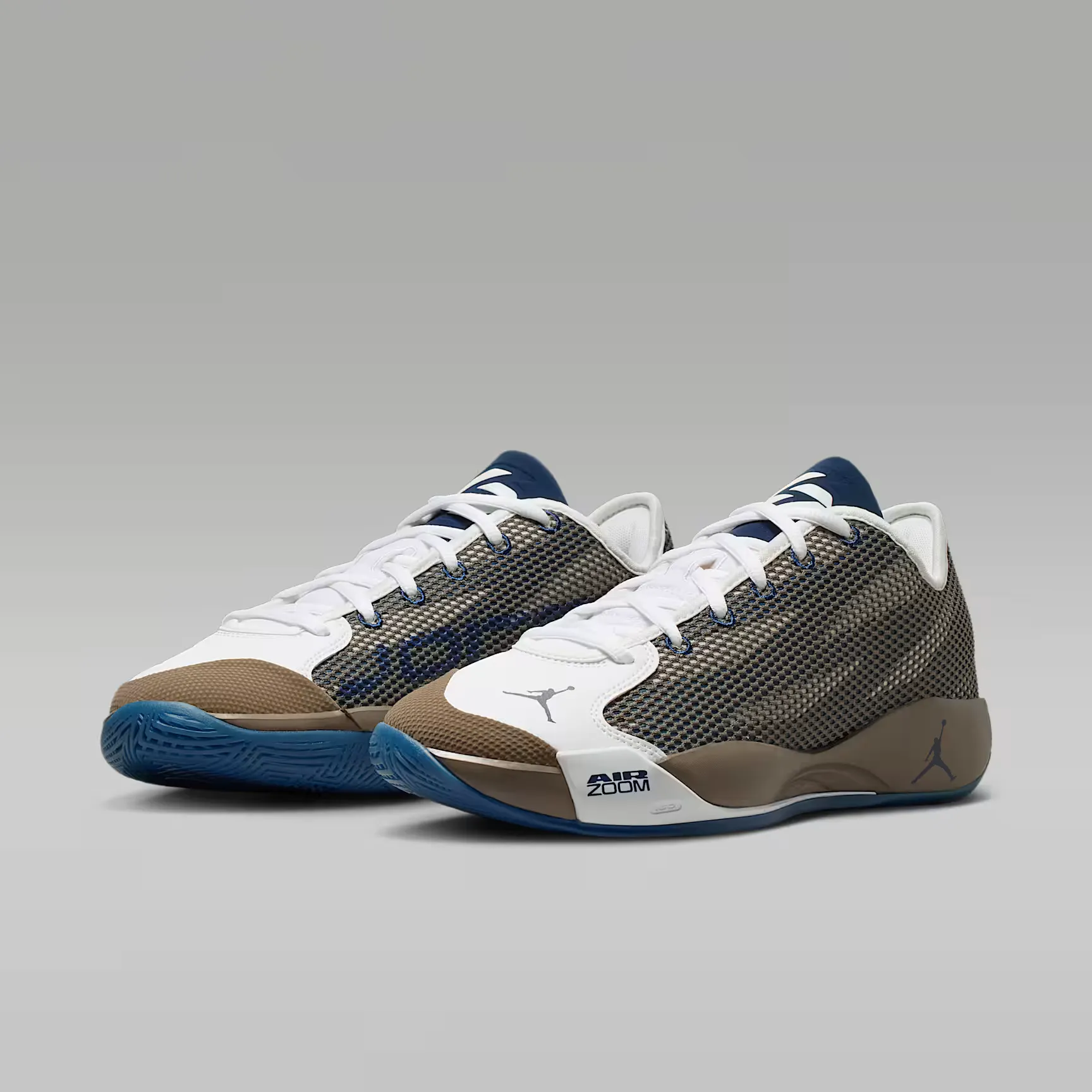 000000_Jordan-Luka-.77_Olive-Grey_IF1610-002_img4