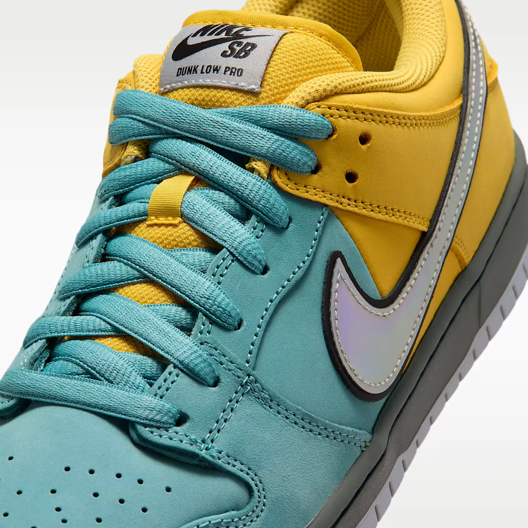 000000_Nike-SB-Dunk-Low-Pro_Muni-Fast-Pass_IR1888-700_img6