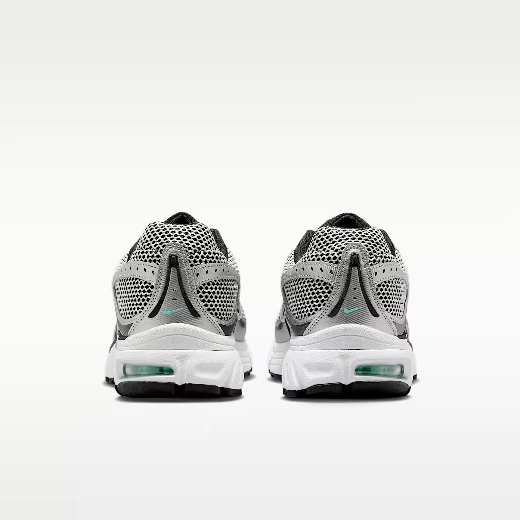 000000_Nike-Air-Max-Moto-2K_Off-White-Metallic-Silver_IR1476-101_img5