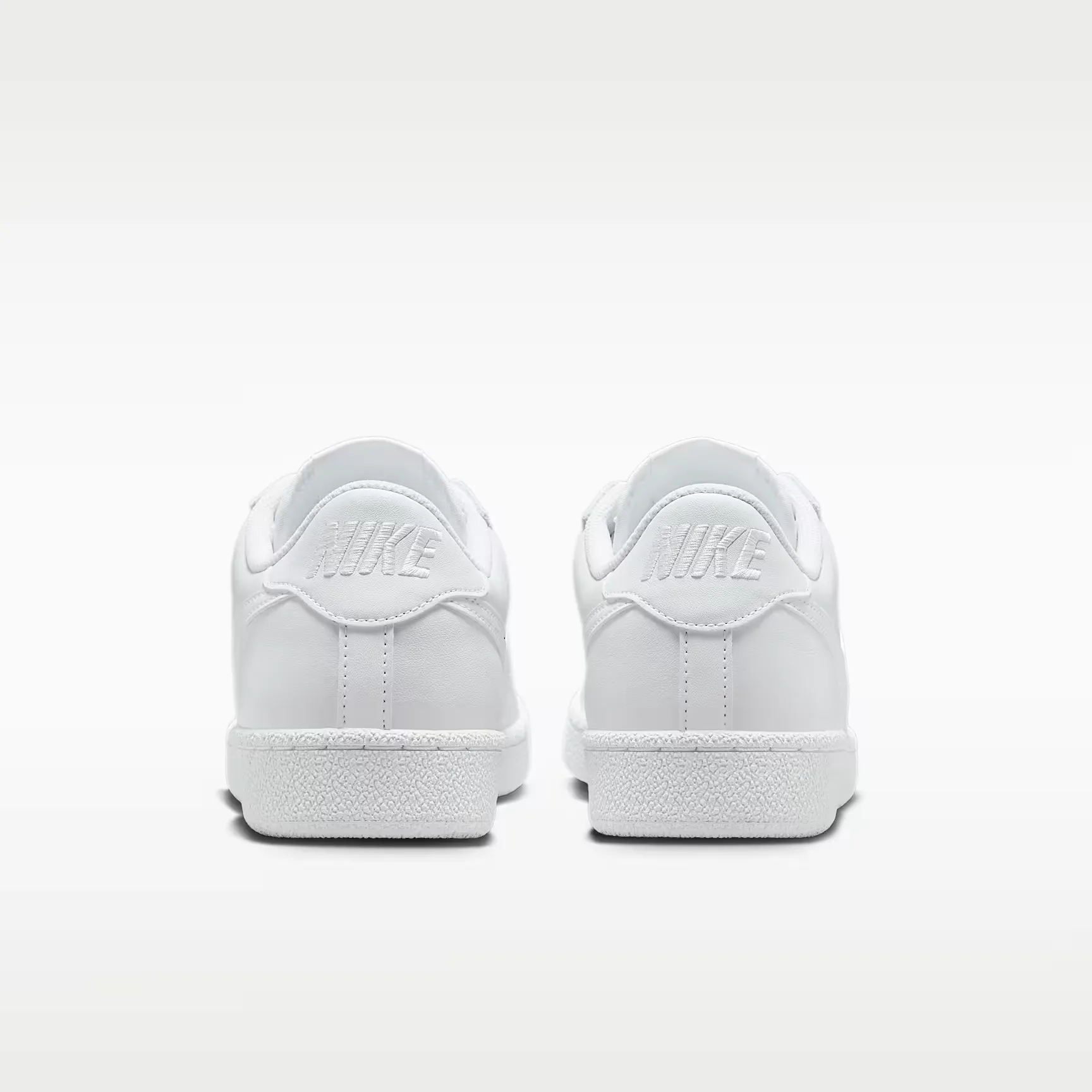 000000_Nike-Tennis-Classic-WMNS_Triple-White_IQ7387-107_img5