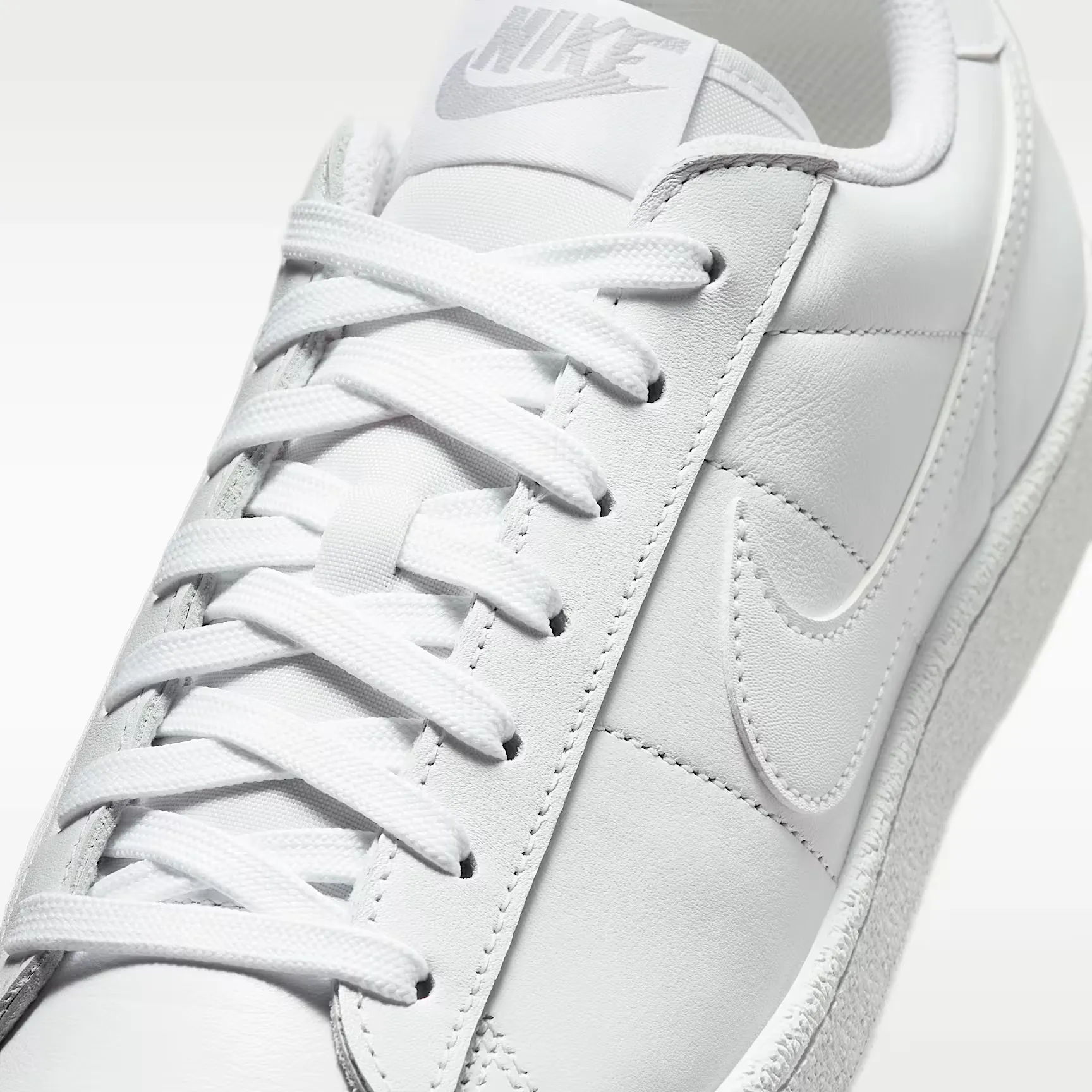 000000_Nike-Tennis-Classic-WMNS_Triple-White_IQ7387-107_img6