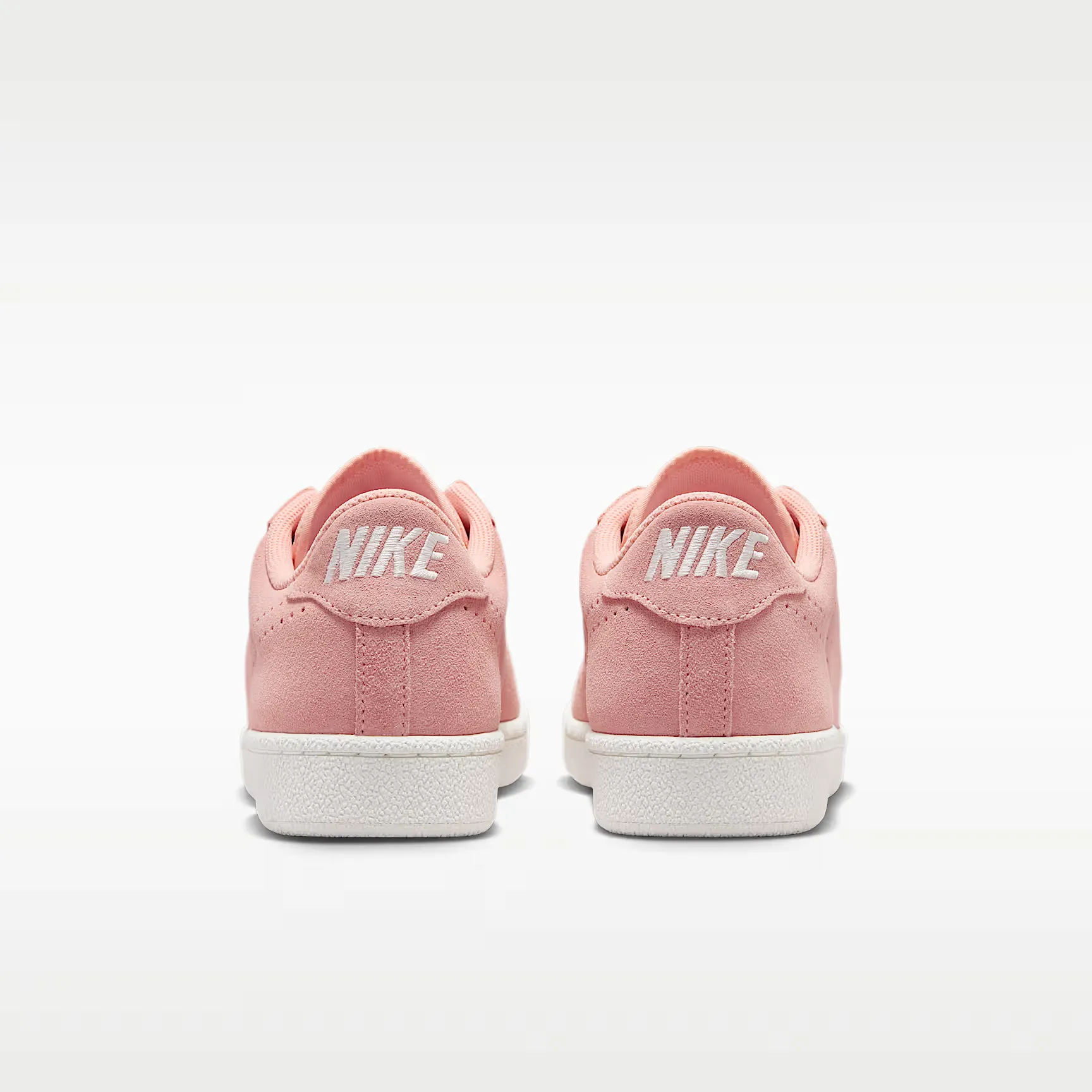 000000_Nike-Tennis-Classic-WMNS_Arctic-Orange-Sail_IQ7388-800_img5