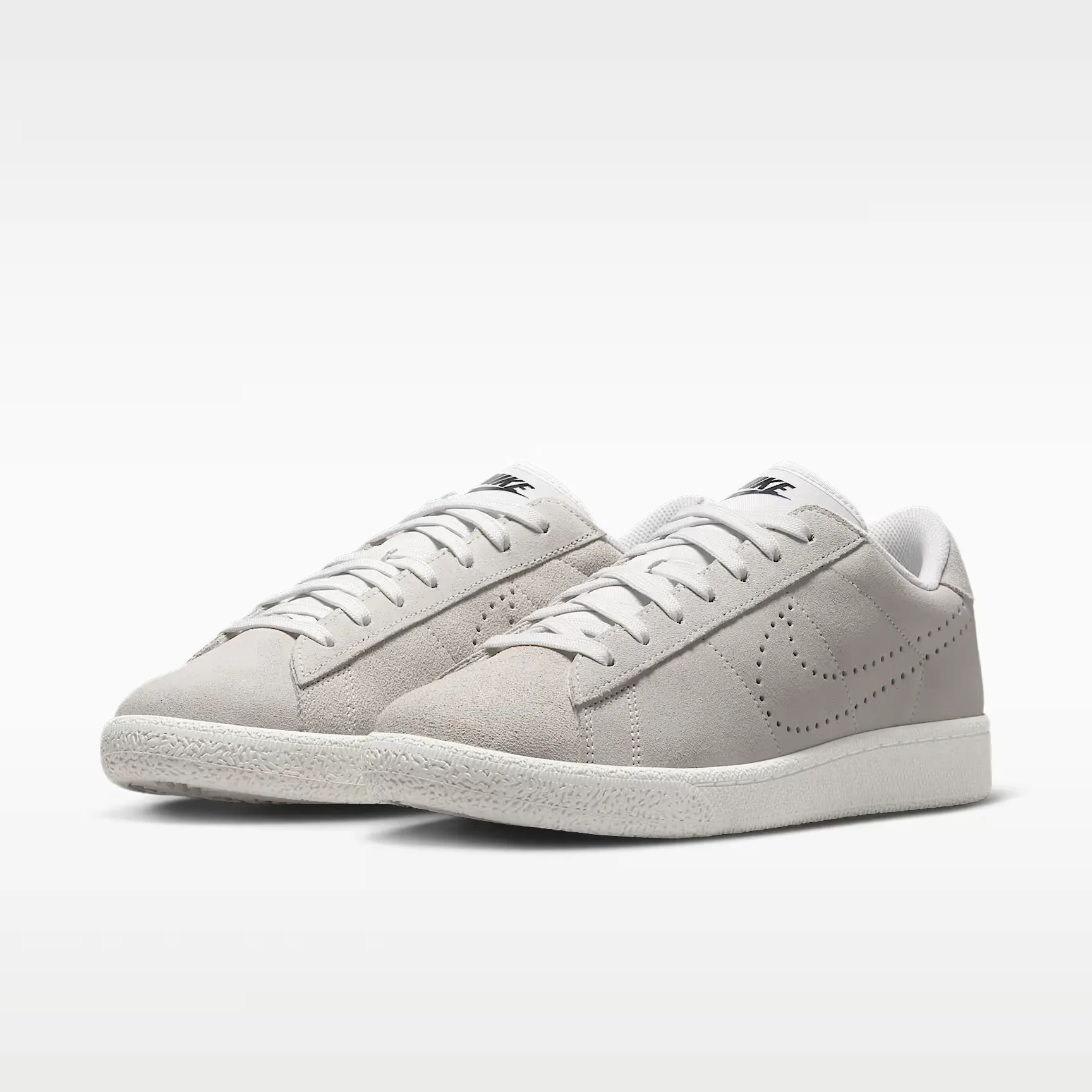 000000_Nike-Tennis-Classic-WMNS_Sail-Black_IQ7388-100_img4