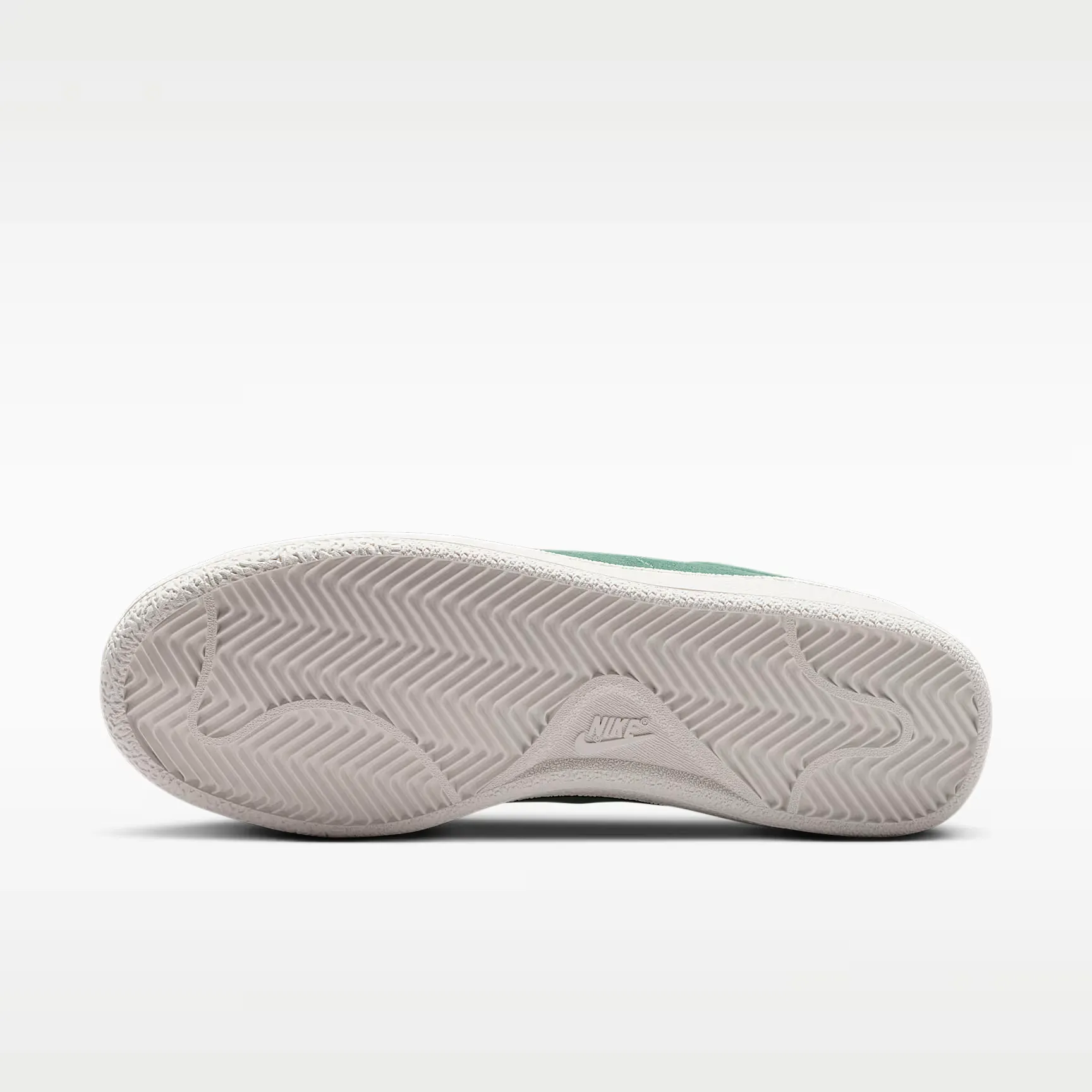 000000_Nike-Tennis-Classic-WMNS_Gorge-Green-Sail_IQ7388-300_img1