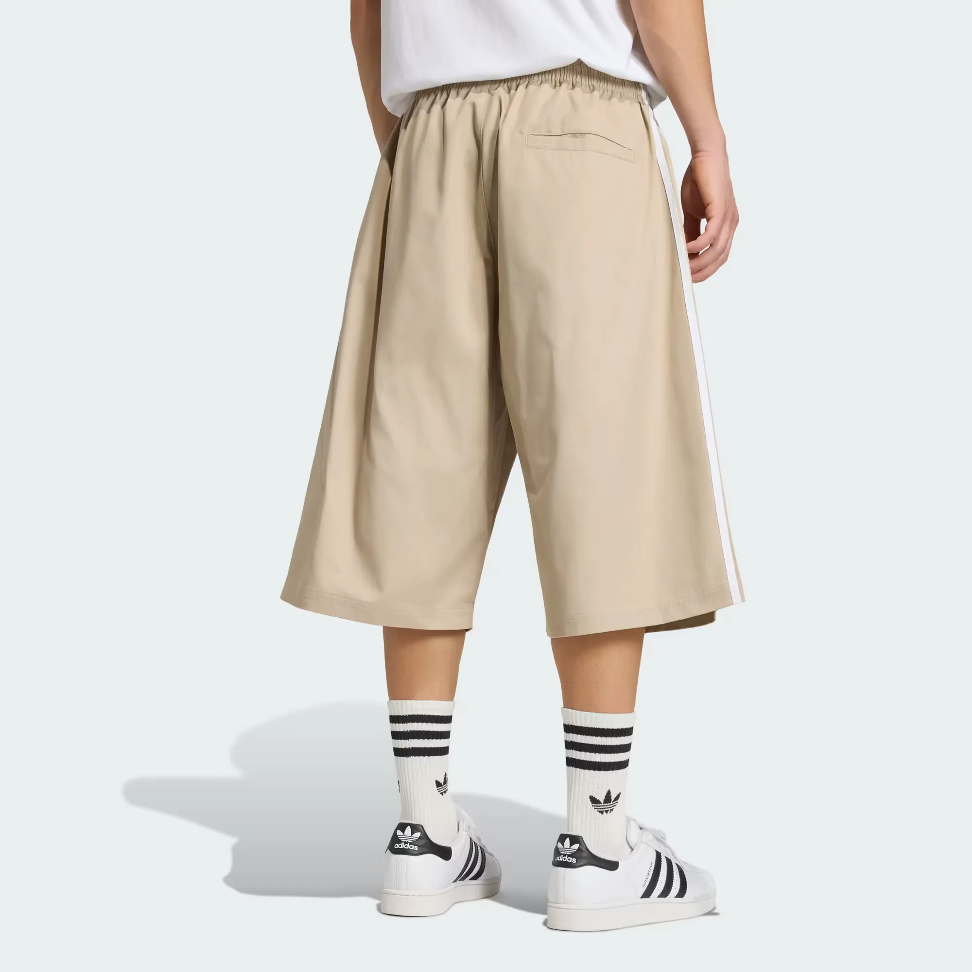 000000_adidas-Adicolor-SST-Cotton-Serge-Shorts_Khaki-Three_KR1388_img1