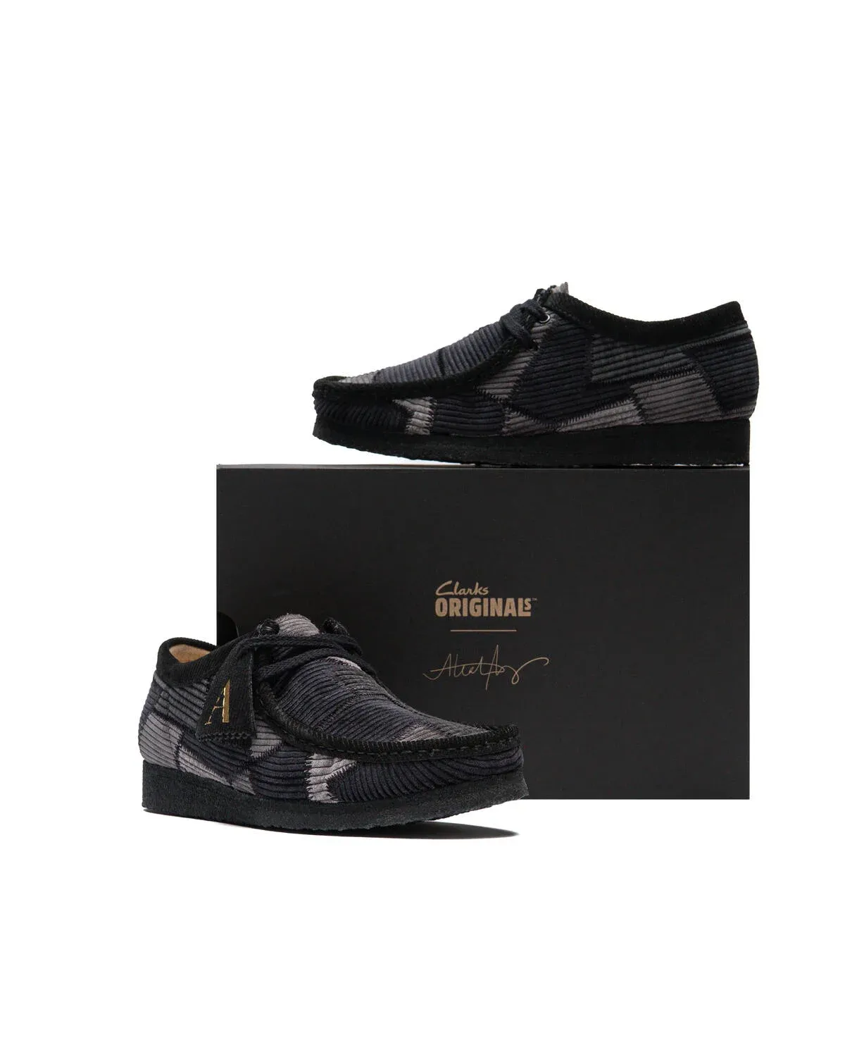000000_Aleali-May-x-Clarks-Originals-Wallabee-WMNS_Grey-Combi_26185907_img4