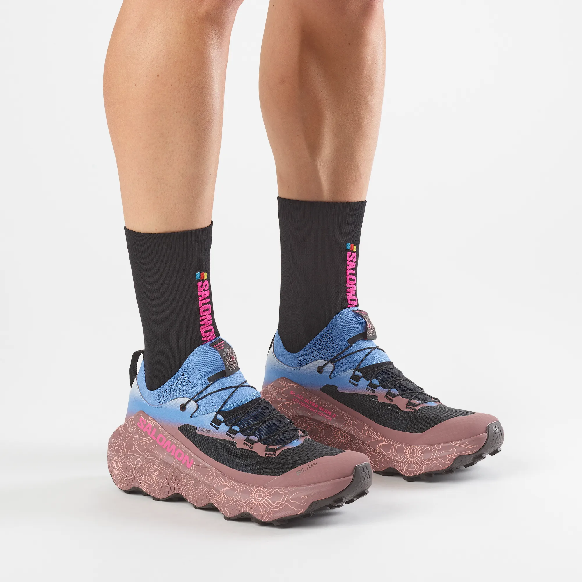 000000_Salomon-SLAB-Ultra-Glide-2-Limited-Courtney-Edition_Ebb-And-Flow-Rose-Taupe-Knockout-Pink_L49283700_img3