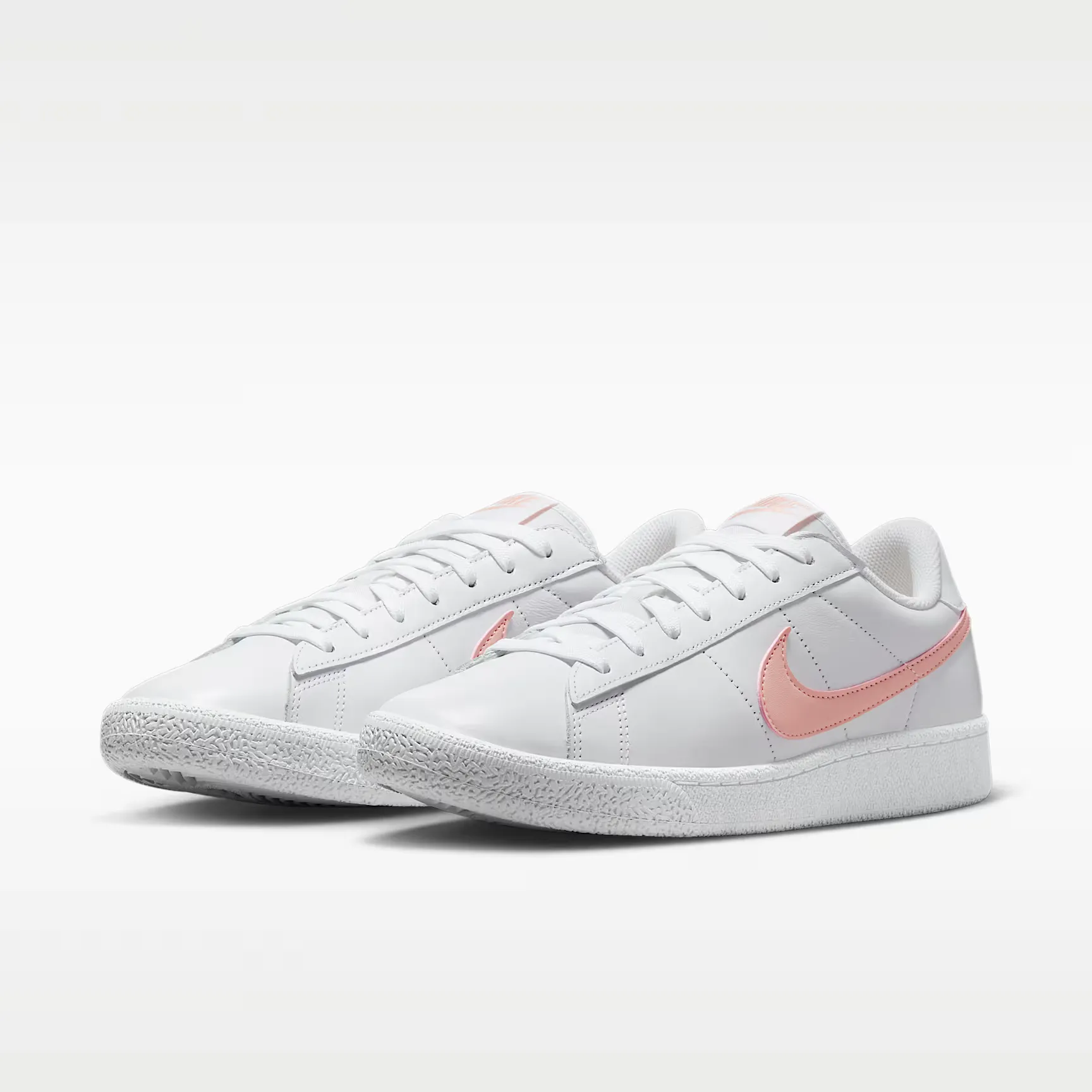 000000_Nike-Tennis-Classic-WMNS_White-Arctic-Orange_IQ7387-108_img4