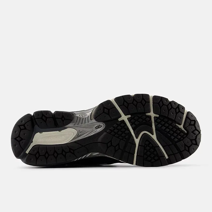 000000_New-Balance-1906R_Grey-Days_U190659K_img3
