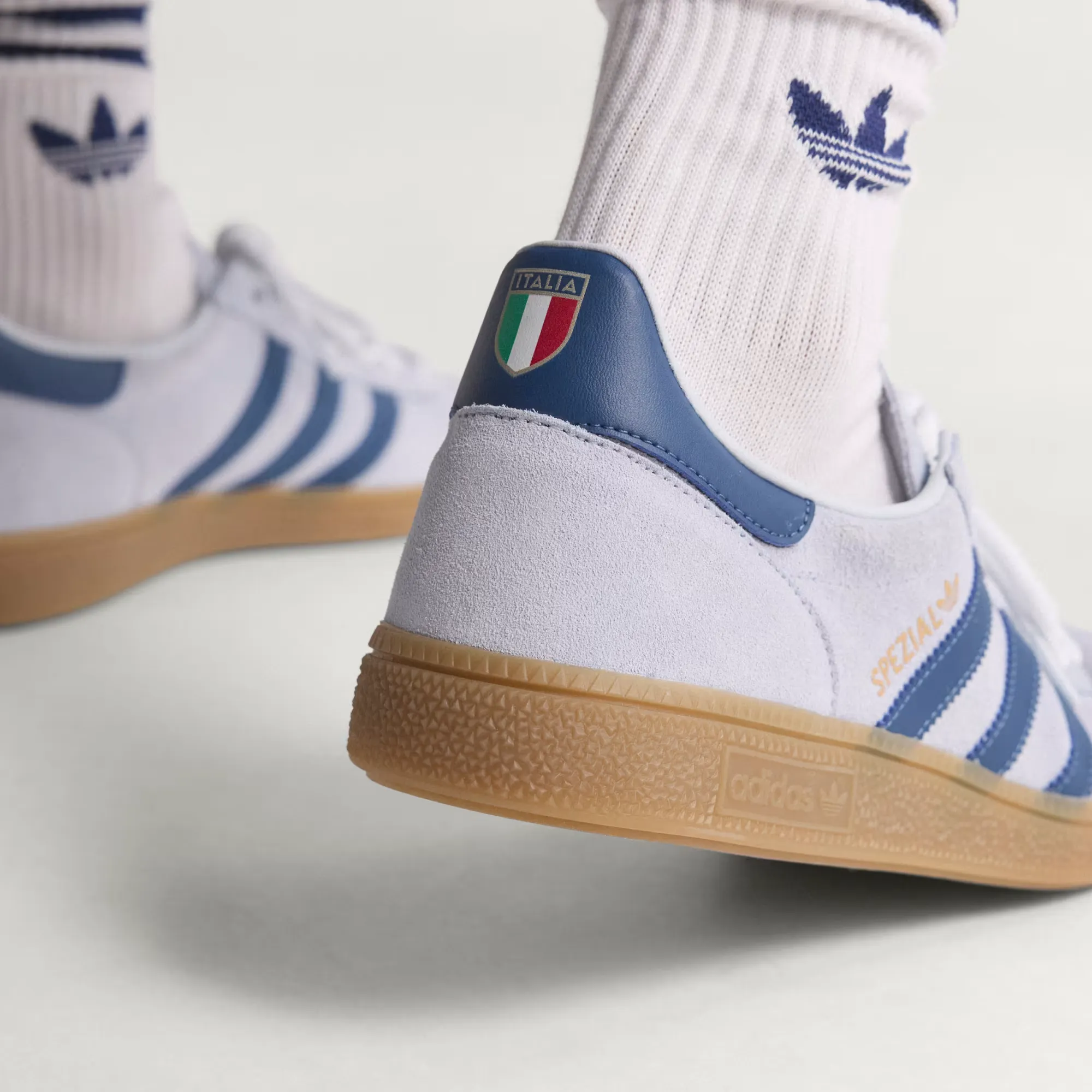 000000_adidas-Handball-Spezial_Italy_HP3671_img4