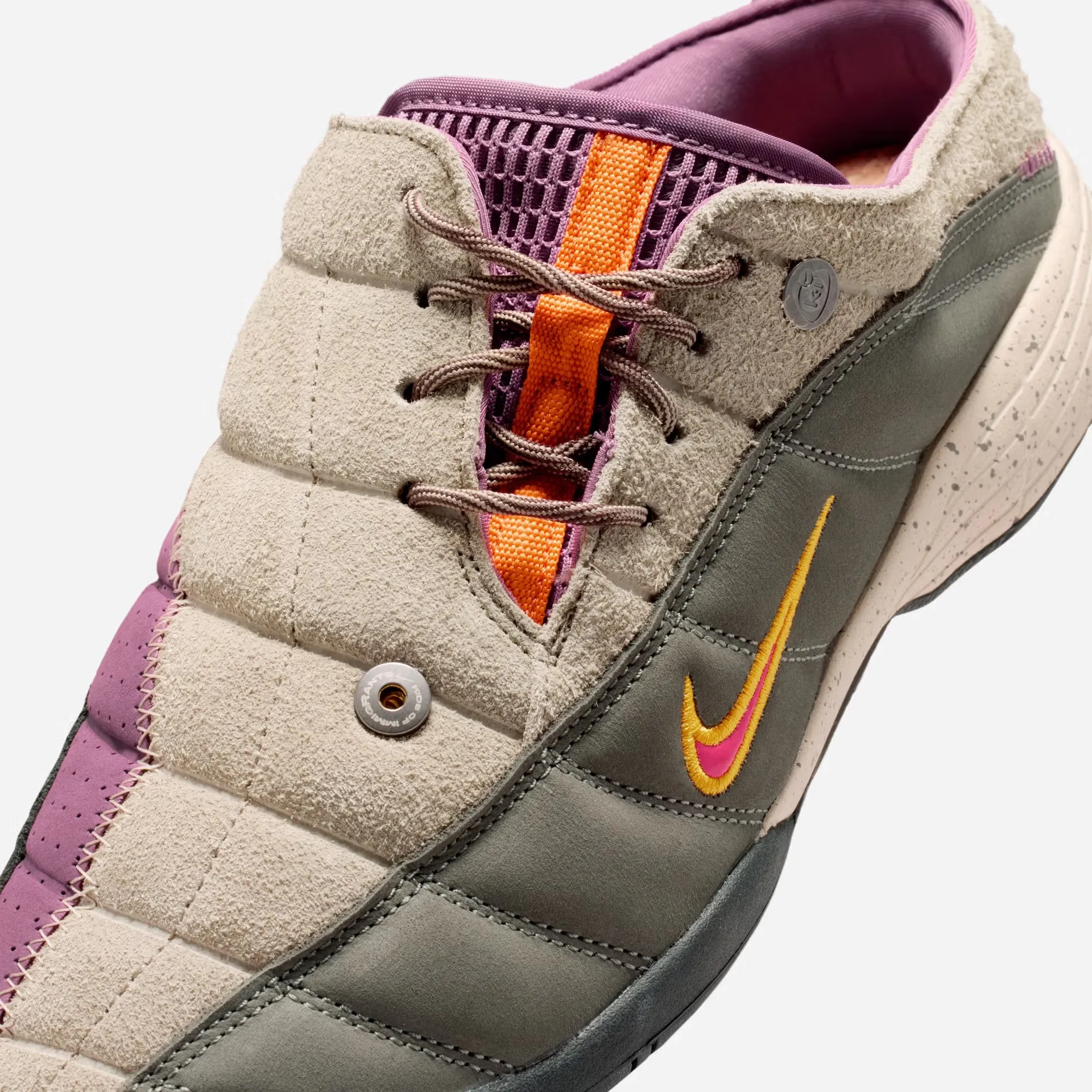 Kids-of-Immigrants-x-Nike-T90-Mule_Khaki-Fusion-Red_IH4422-200_img5