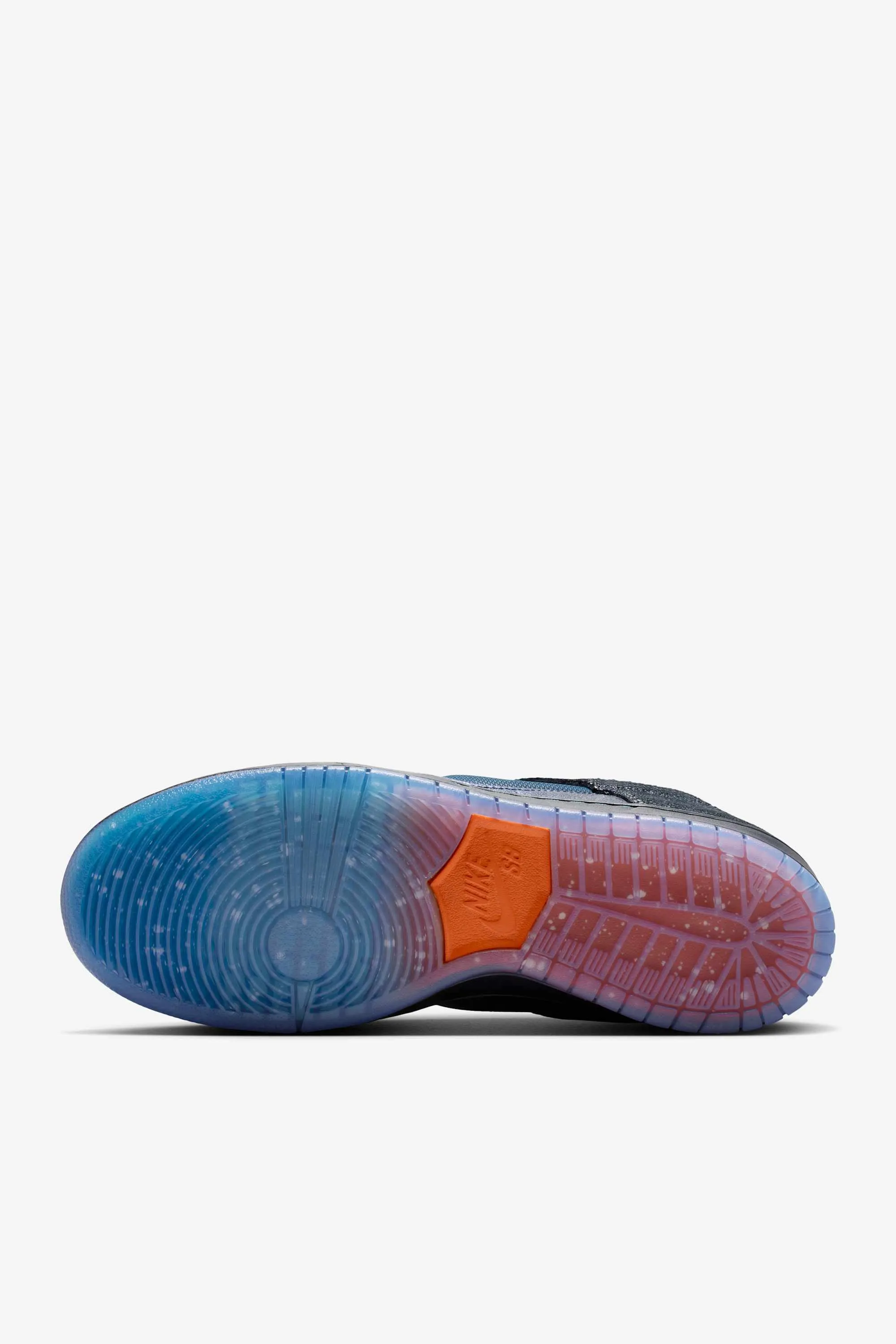 000000_Bluetile-x-Nike-SB-Dunk-Low_Monarch-Butterfly_IQ1323-001_img2