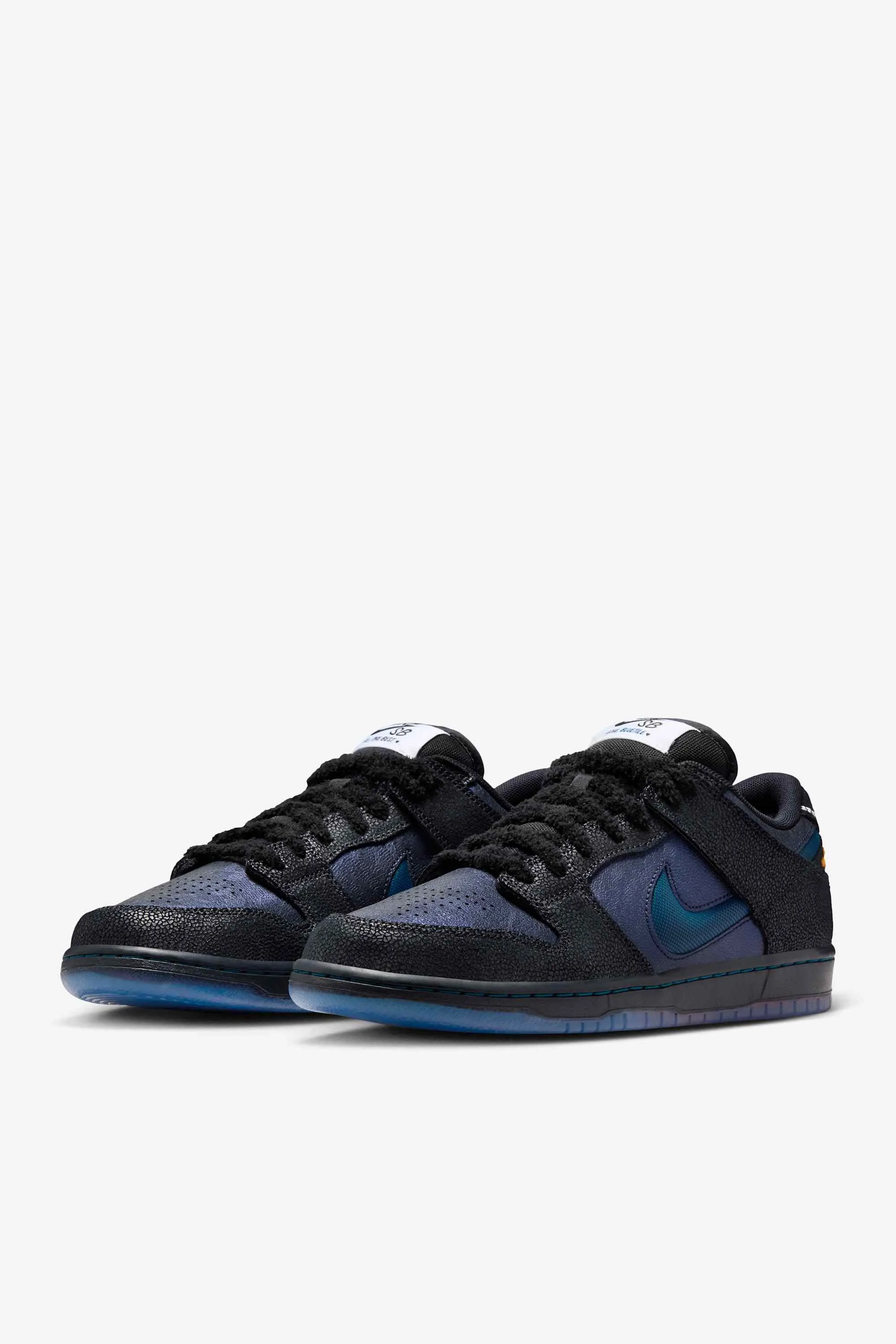 000000_Bluetile-x-Nike-SB-Dunk-Low_Monarch-Butterfly_IQ1323-001_img6