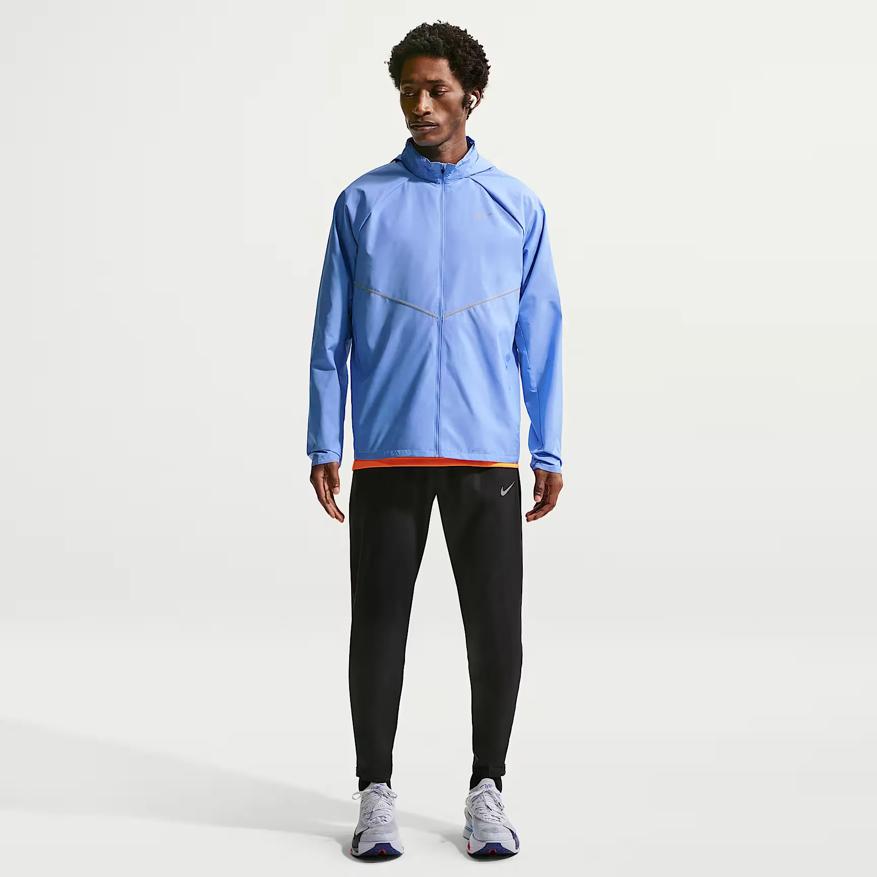 000000_Nike-Miler-UV-Repel-Running-Jacket_Royal-Pulse_IF2369-494_img3