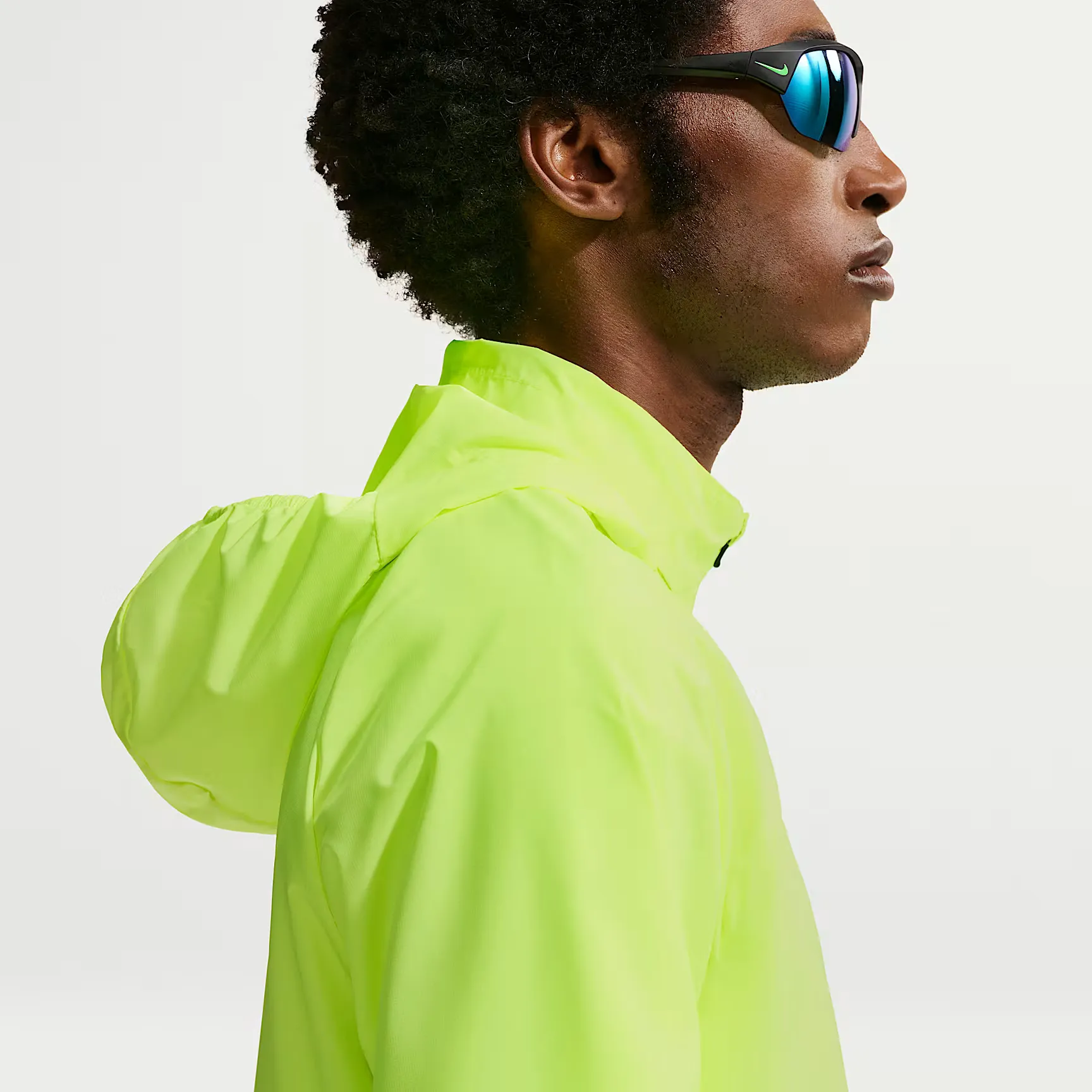 000000_Nike-Miler-Repel-UV-Running-Jacket_Volt-Ice_IF2369-737_img5