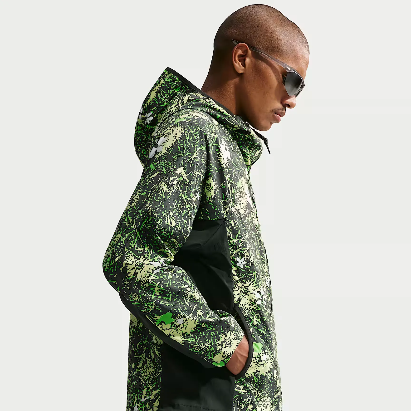 000000_Nike-ACG-Five-Towers-UV-Protection-Jacket_Black-Spruce-Life-Lime_II3650-317_img1