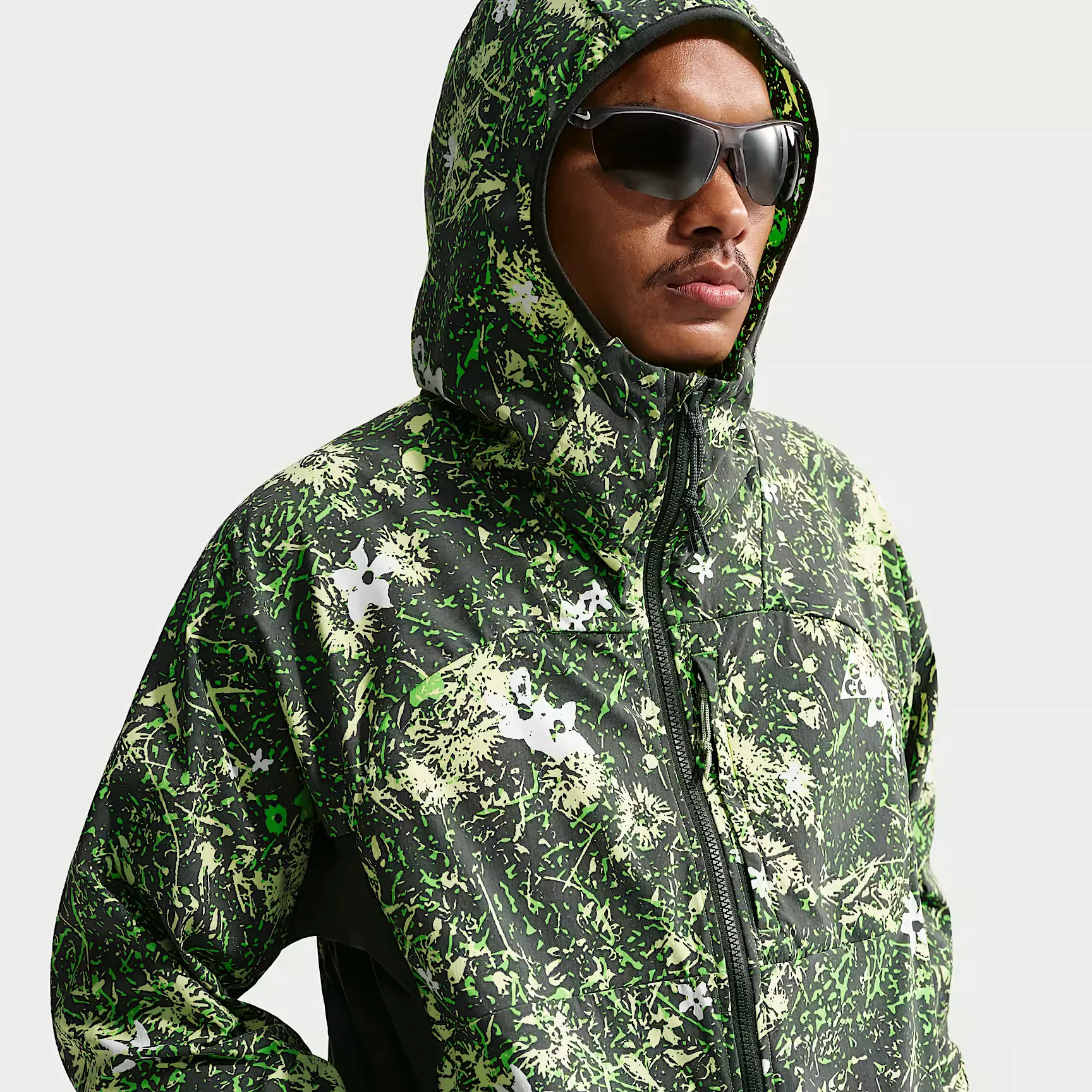 000000_Nike-ACG-Five-Towers-UV-Protection-Jacket_Black-Spruce-Life-Lime_II3650-317_img2