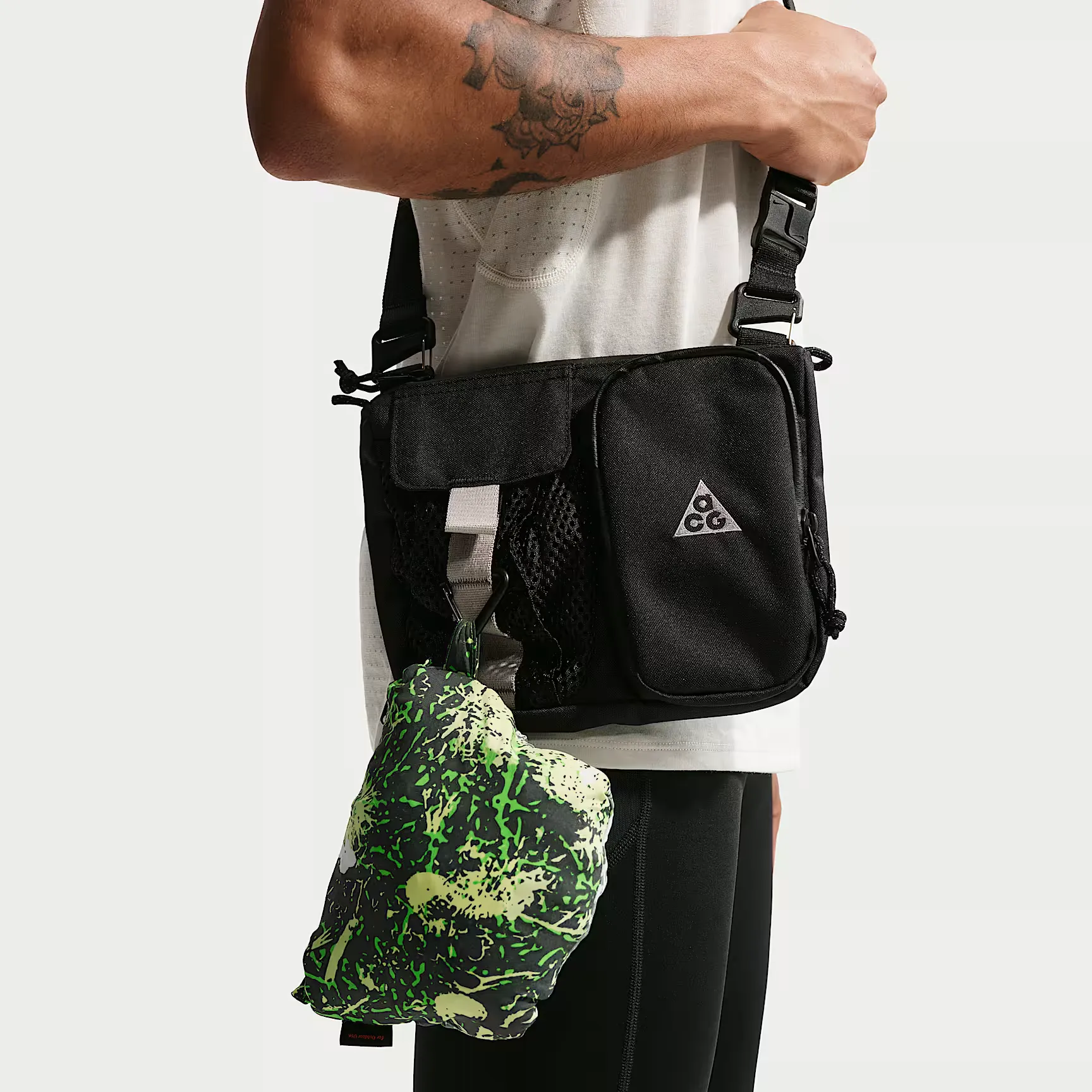 000000_Nike-ACG-Five-Towers-UV-Protection-Jacket_Black-Spruce-Life-Lime_II3650-317_img6