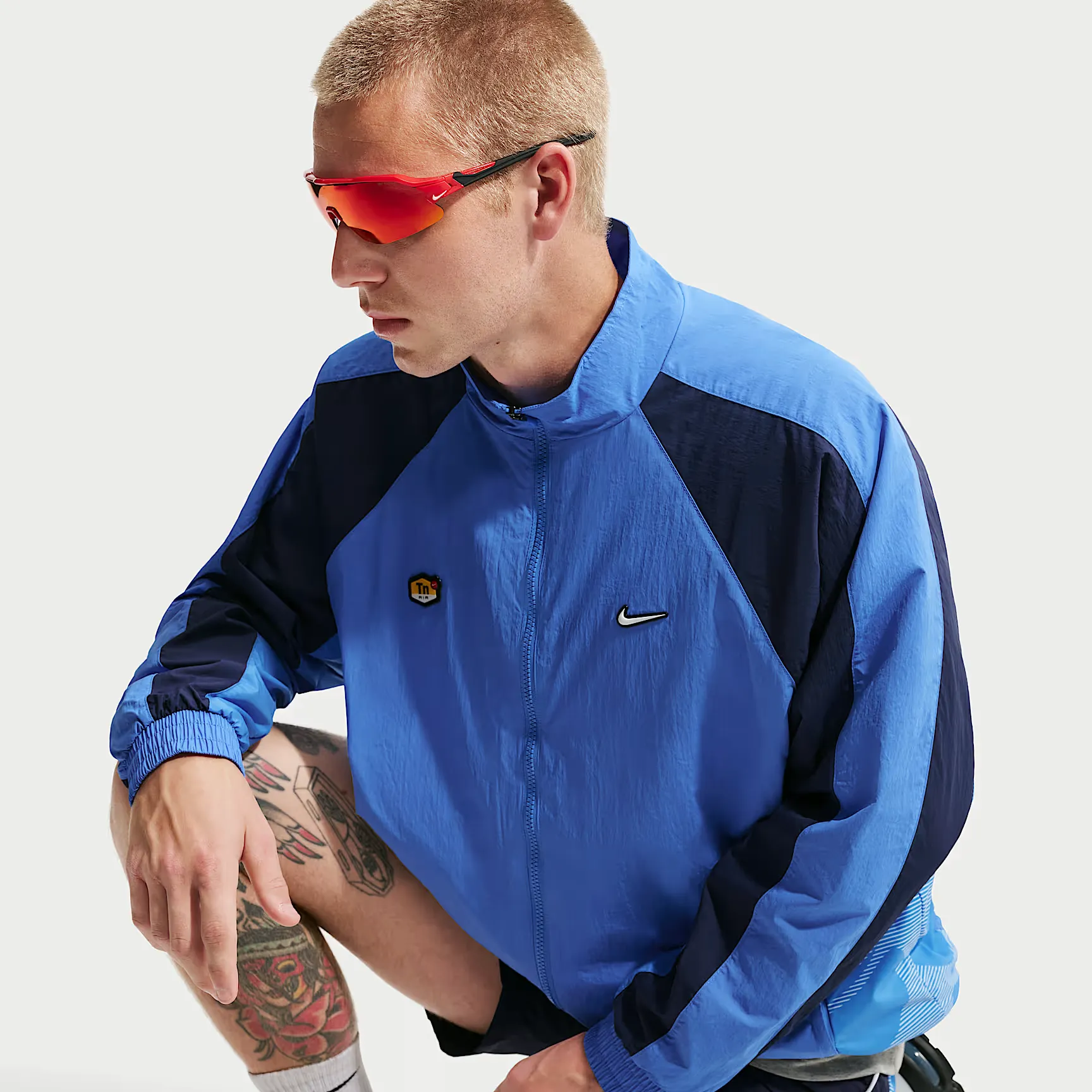 000000_Nike-Sportswear-Tuned-Air-Track-Jacket_Blue-Crystal-Midnight-Navy_IM5976-452_img2