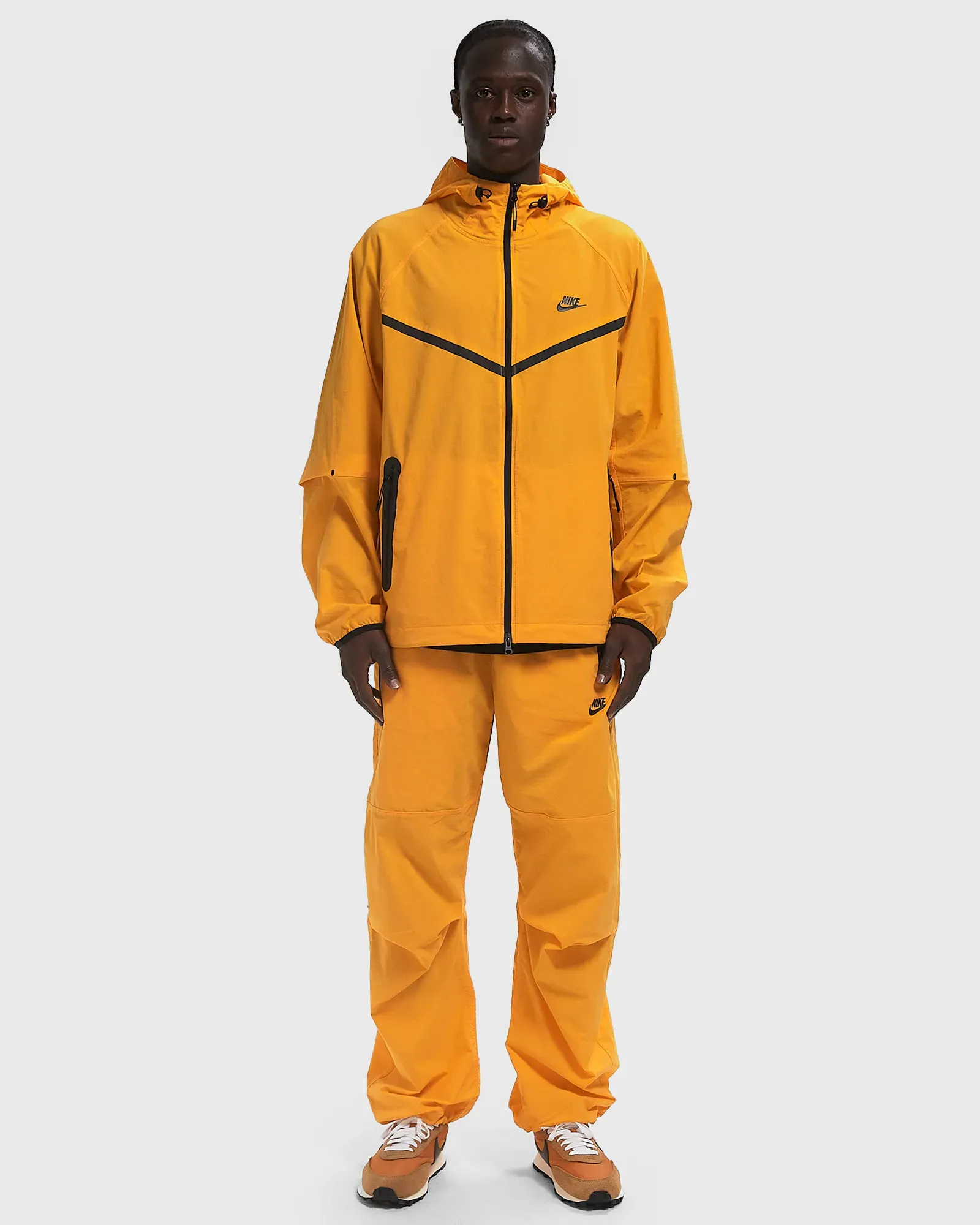 000000_Nike-Tech-Woven-WR-Full-Zip-Jacket_Sundial_II4600-717_img1
