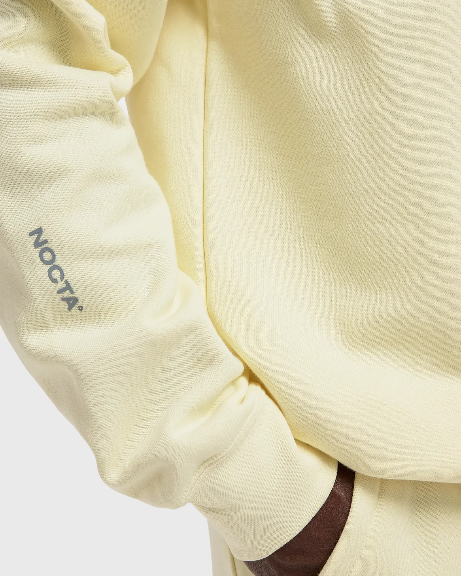 000000_Nike-x-NOCTA-CS-Crew-FLC_Yellow_FN8160-744_img3