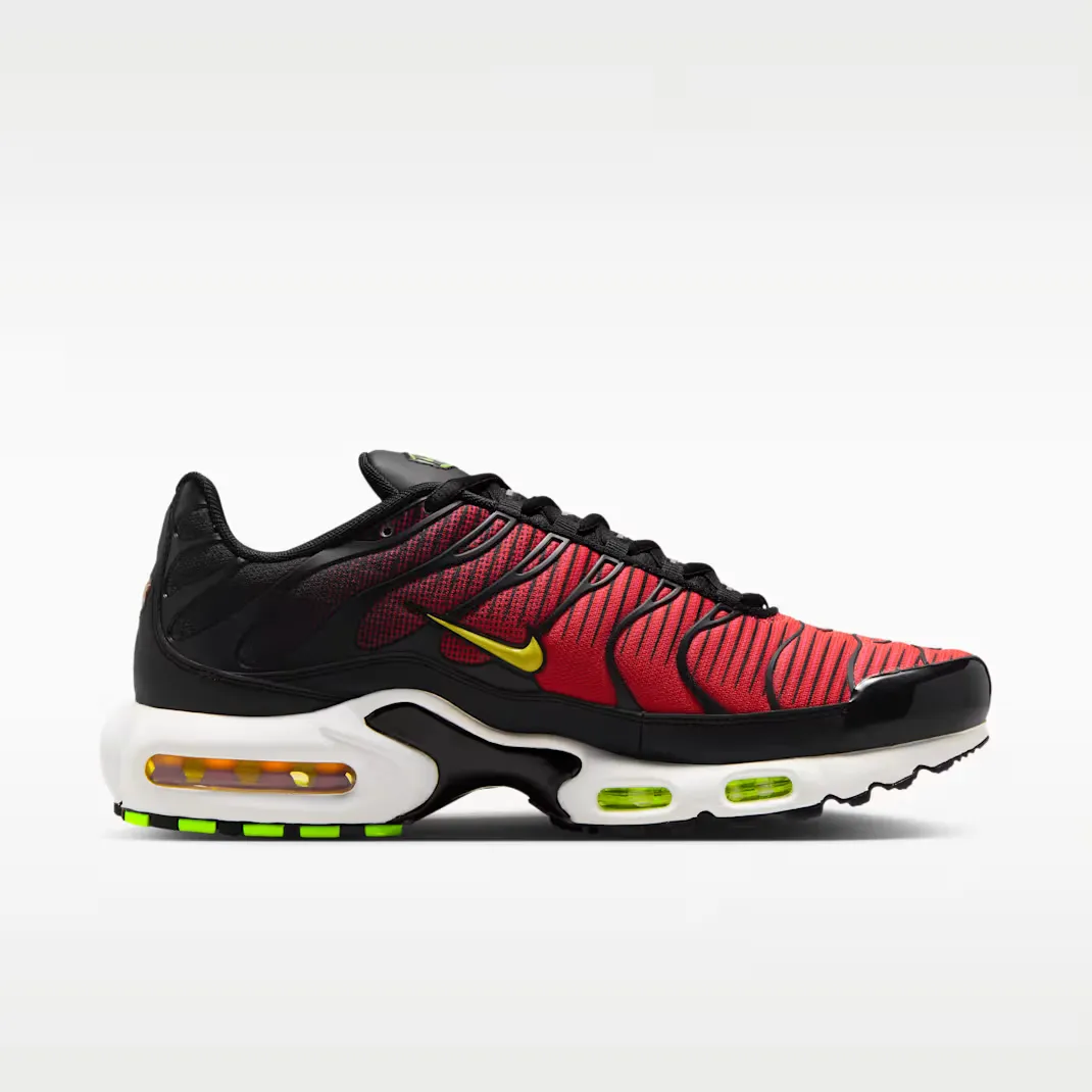 C22933_Nike-Air-Max-Plus_Black-Volt-Light-Crimson_IR2000-010_img2
