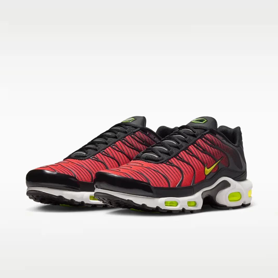 C22933_Nike-Air-Max-Plus_Black-Volt-Light-Crimson_IR2000-010_img4