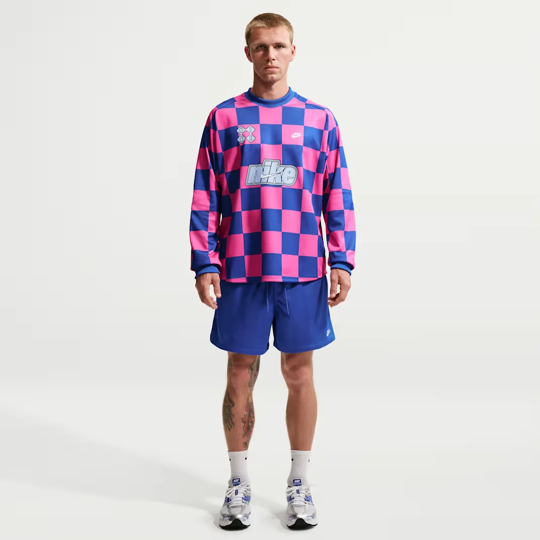000000_Nike-Sportswear-Club-Goalie-Longsleeve_Game-Royal-Pinksicle_II4367-480_img4
