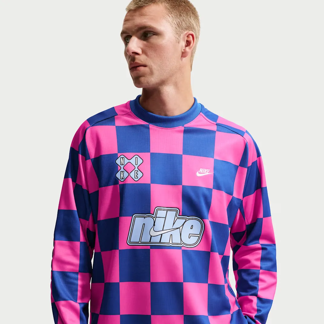 000000_Nike-Sportswear-Club-Goalie-Longsleeve_Game-Royal-Pinksicle_II4367-480_img0