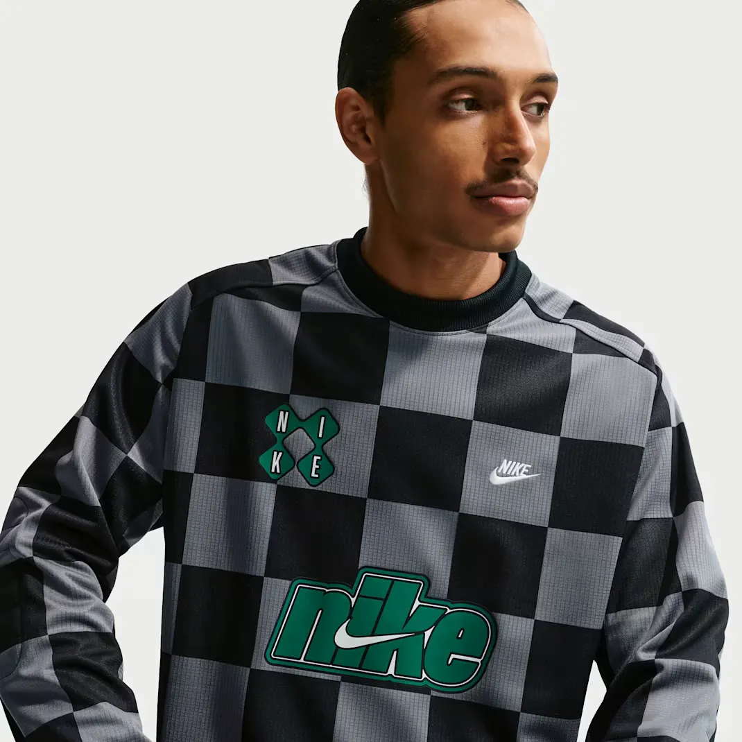 000000_Nike-Sportswear-Club-Goalie-Longsleeve_Smoke-Grey-Malachite_II4367-084_img3
