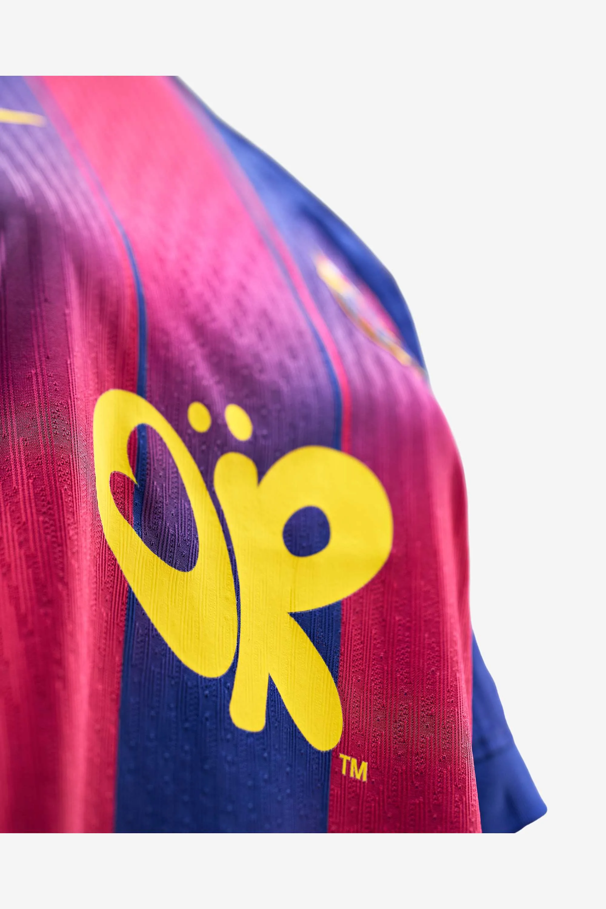 000000_Nike-FC-Barcelona-x-Olivia-Rodrigo-Limited-Edition-Jersey-WMNS-2526_Deep-Royal-Blue-Garnet_JF5996-455_img3