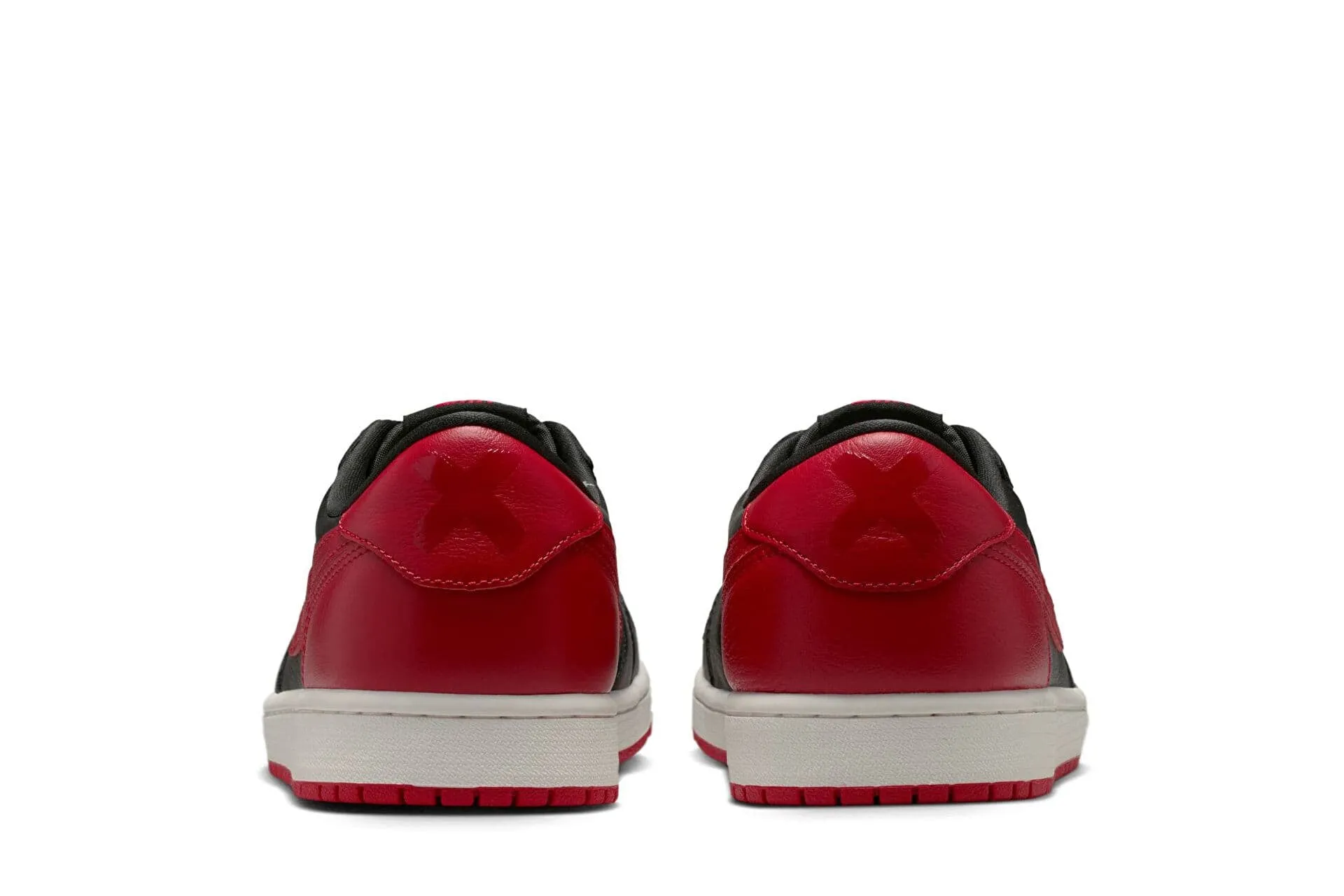 000000_Air-Jordan-1-Low-OG_Black-Red_IW6276-001_img2