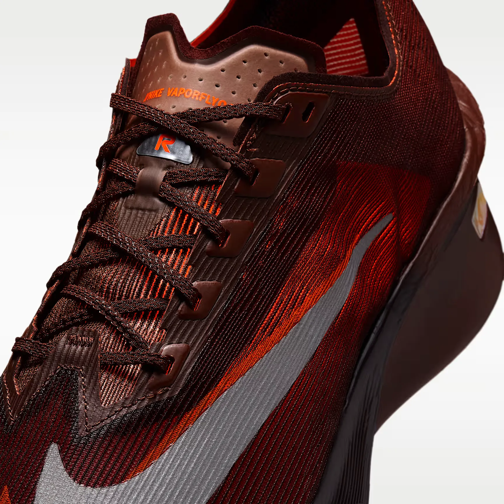 000000_Nike-Vaporfly-4-x-Renegade_Brown-Basalt-Bronze-Eclipse_IQ7313-200_img6