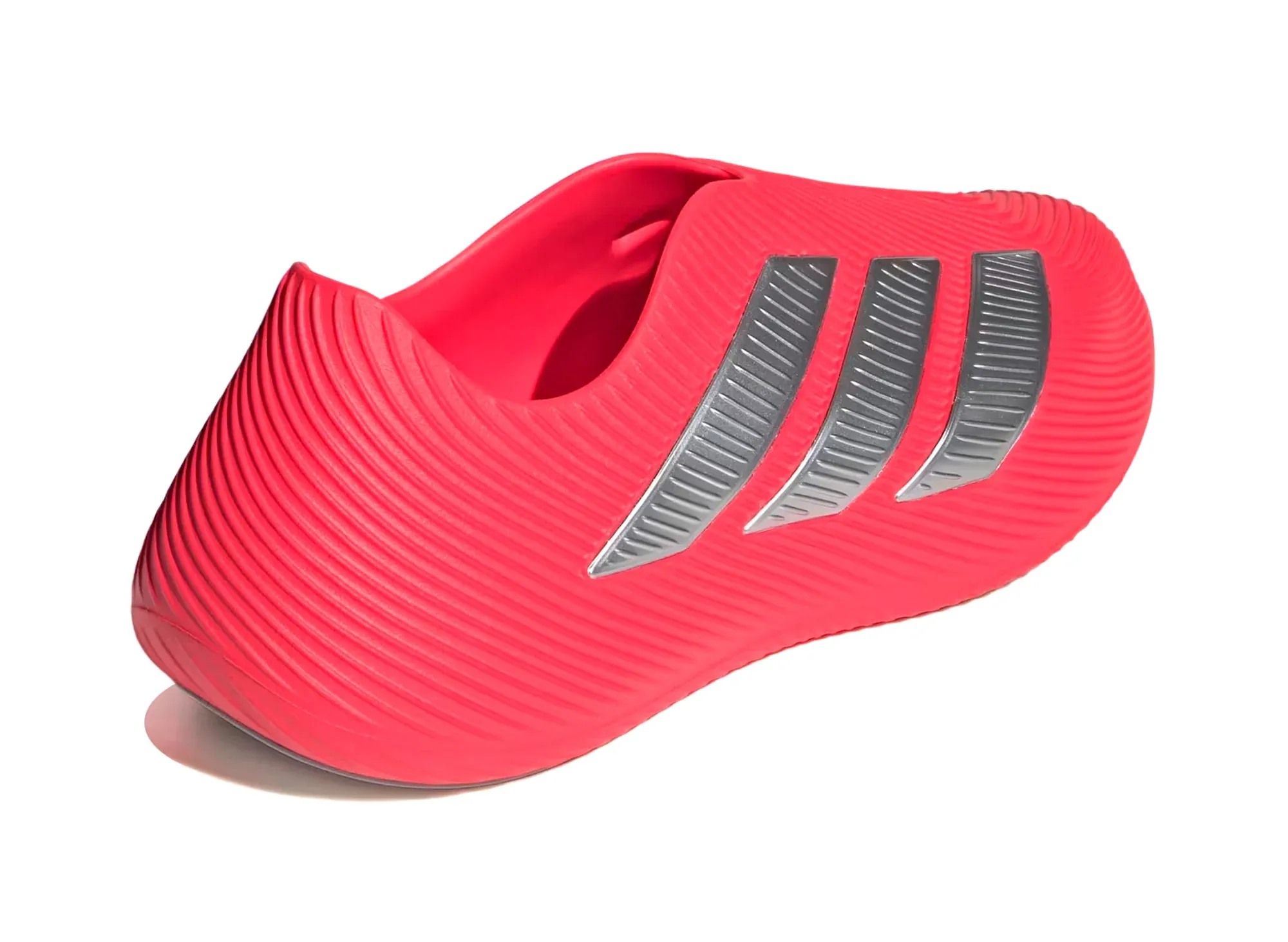 000000_adidas-Purechill-Slide_Lucid-Red-Matte-Silver_KI0070_img1