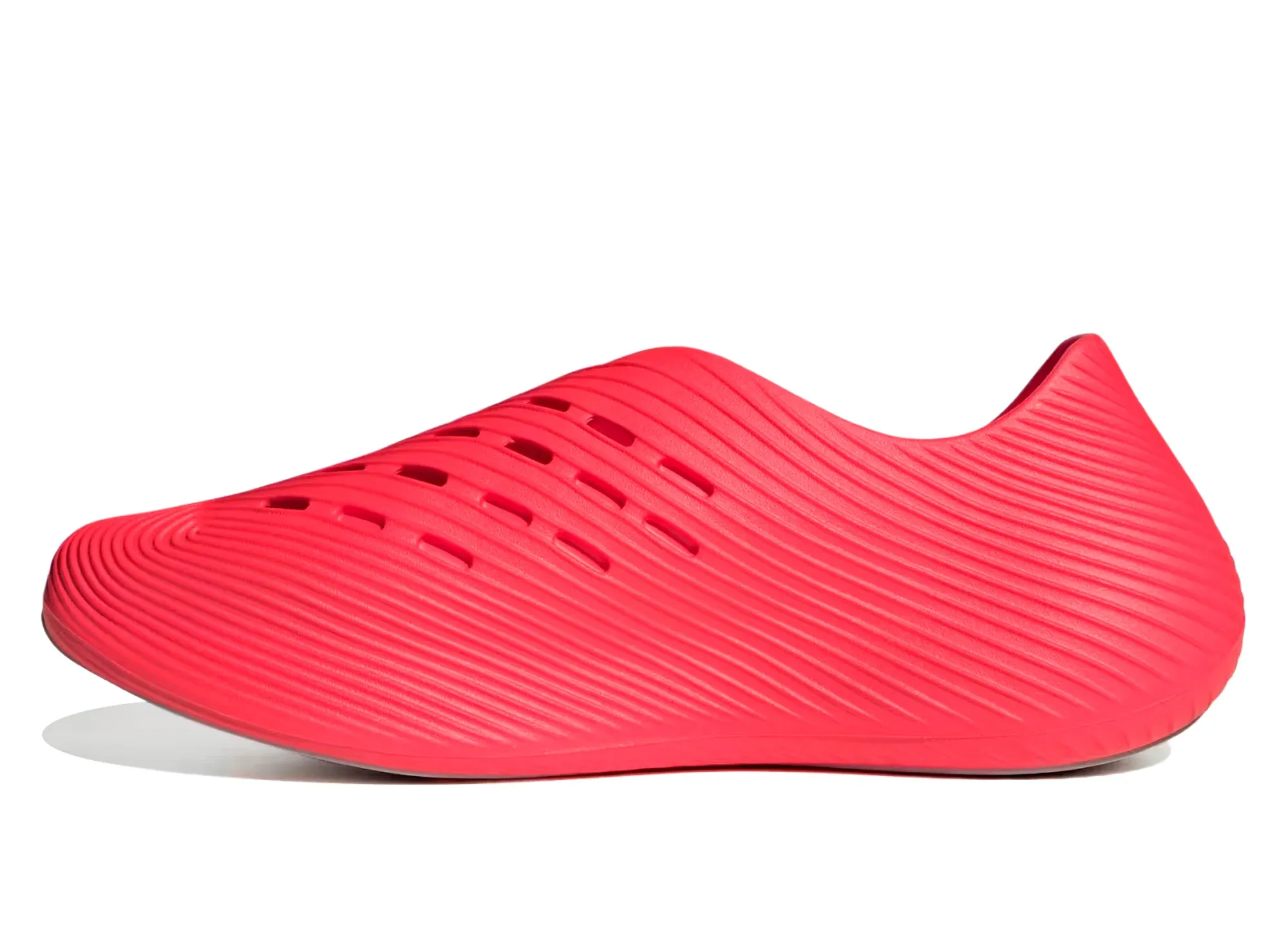 000000_adidas-Purechill-Slide_Lucid-Red-Matte-Silver_KI0070_img2