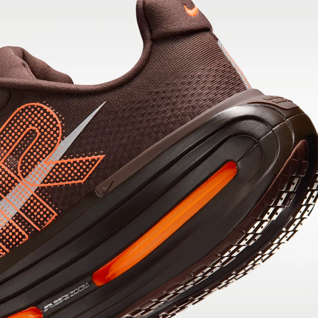 000000_Renegade-x-Nike-Vomero-Premium_Brown-Basalt_IQ7314-200_img7
