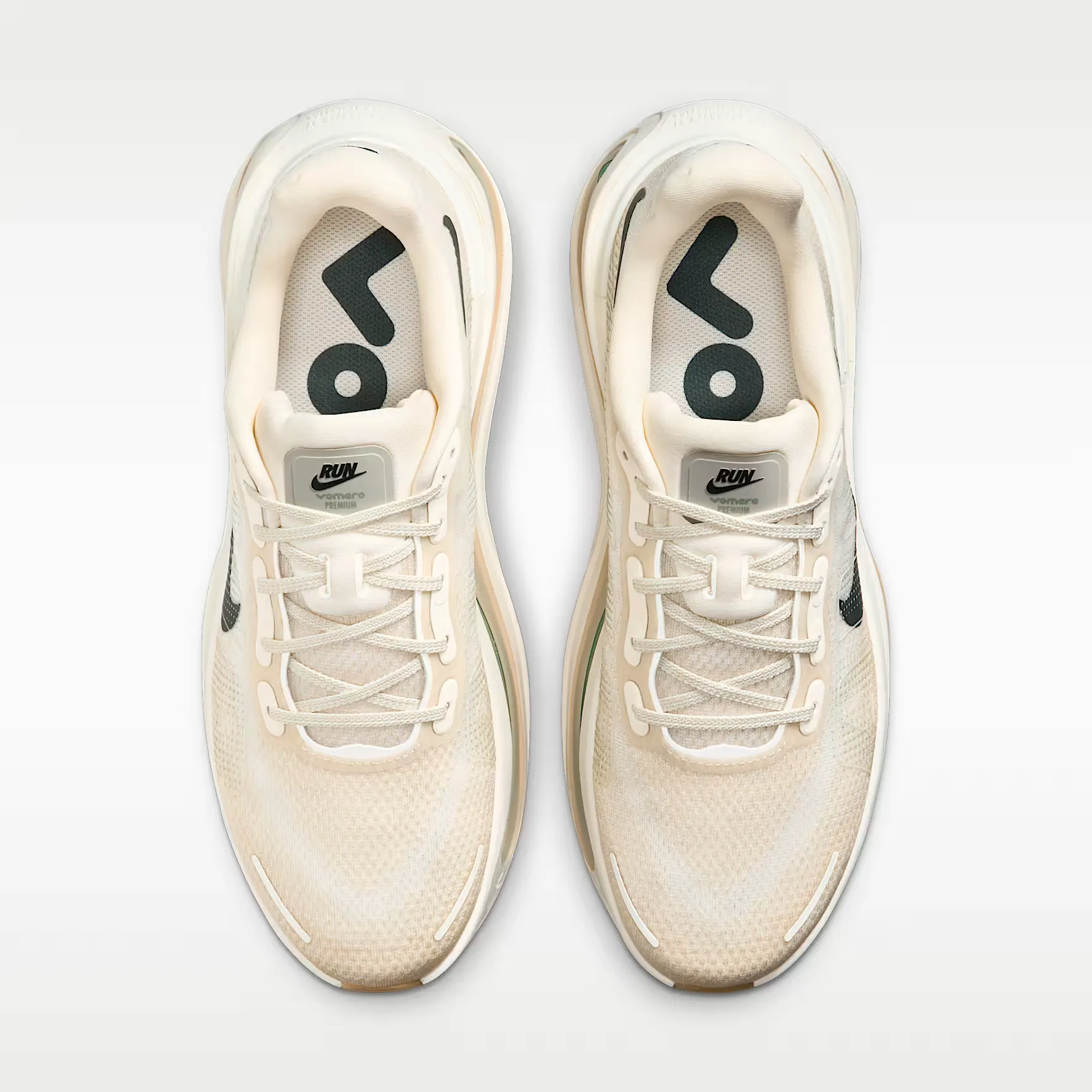 000000_Nike-Vomero-Premium_Pale-Ivory-Sanddrift_HQ2050-106_img3