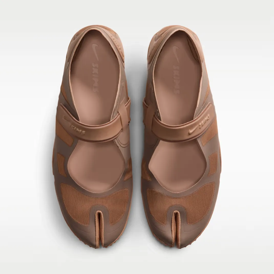 000000_NikeSKIMS-Rift-Mesh-WMNS_Archaeo-Brown_IO7694-201_img3