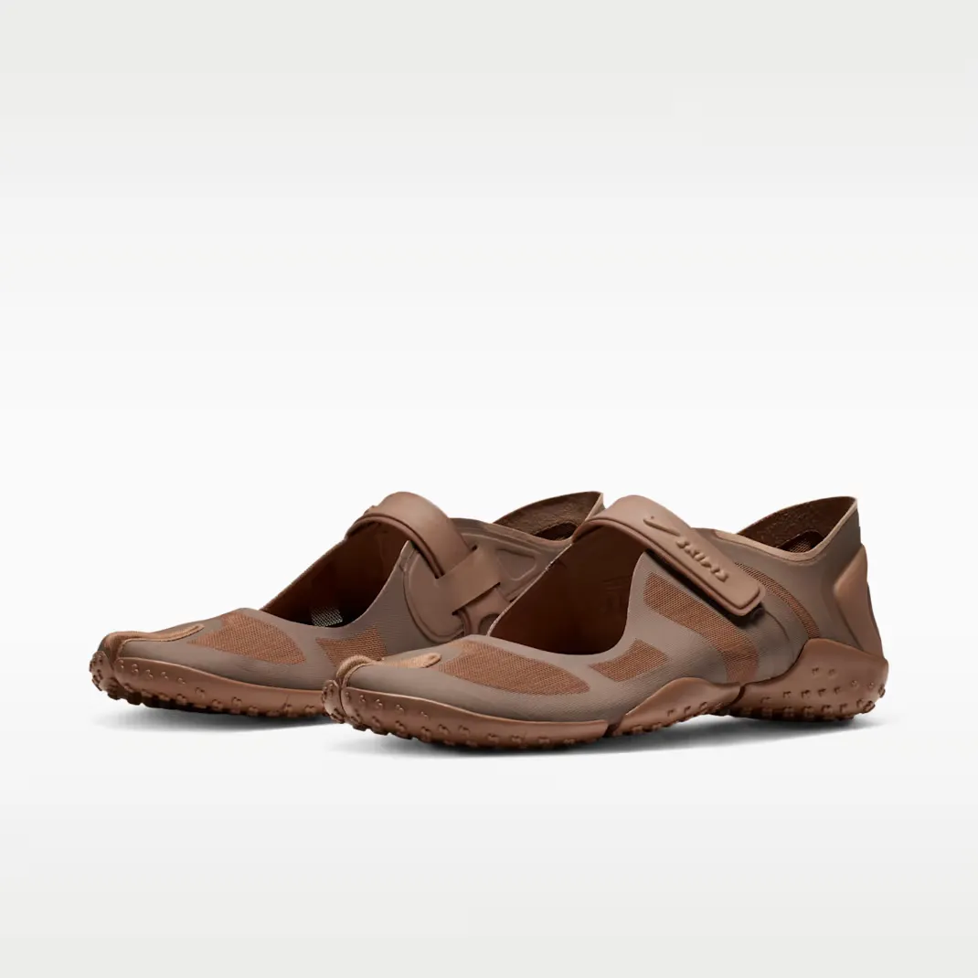 000000_NikeSKIMS-Rift-Mesh-WMNS_Archaeo-Brown_IO7694-201_img4